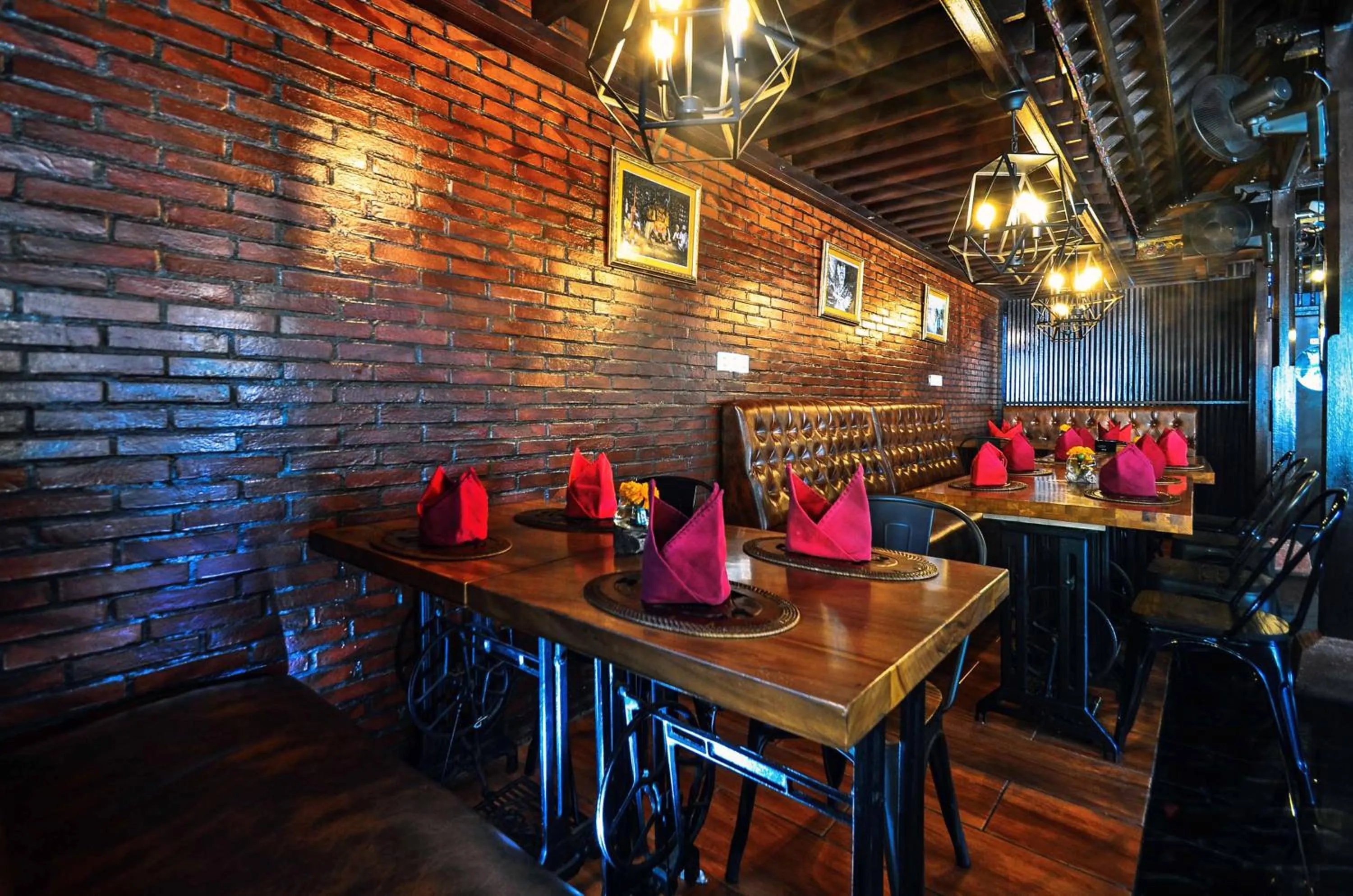 Restaurant/places to eat in Ari Putri Hotel