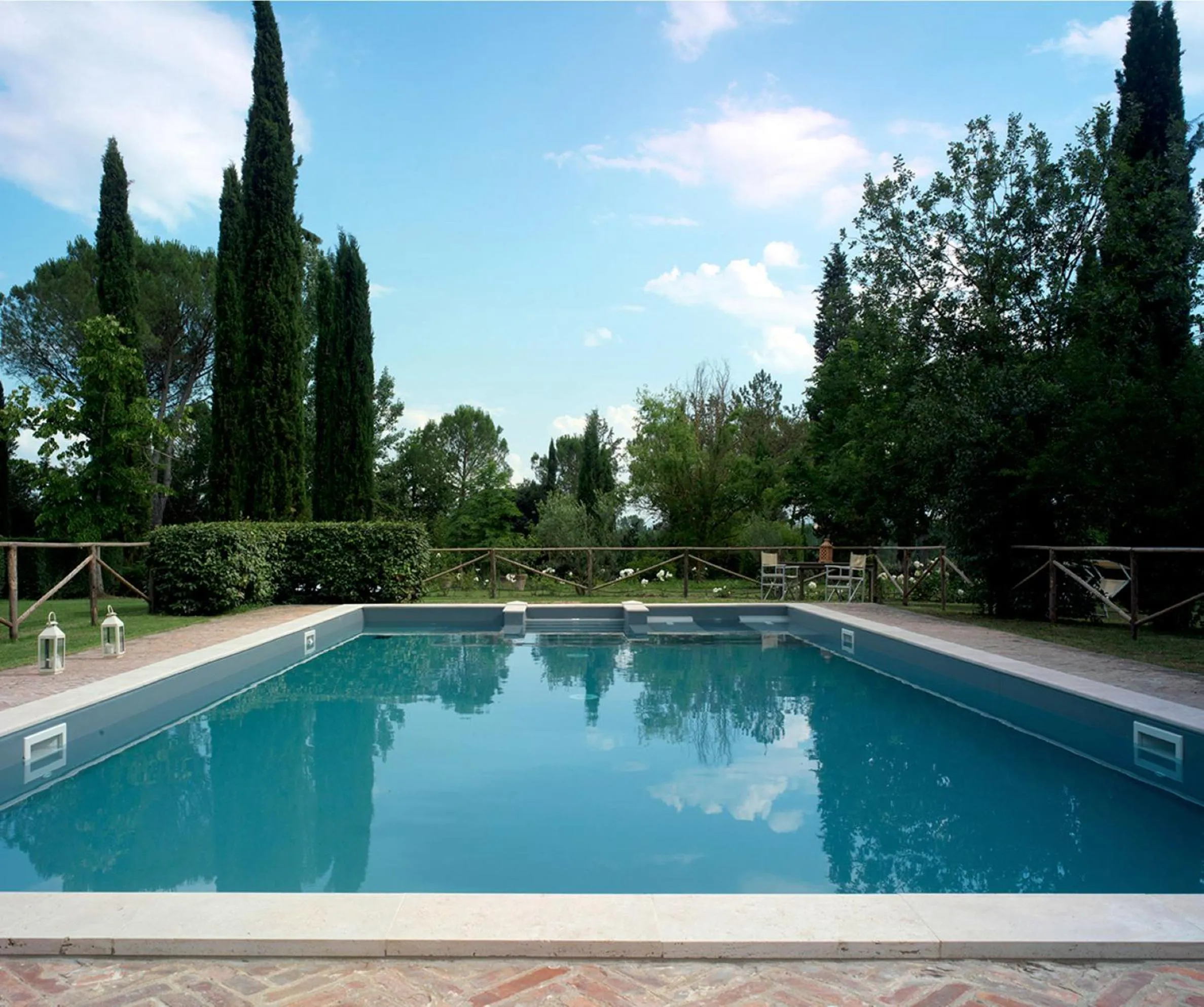 Pool view in Castello di San Fabiano