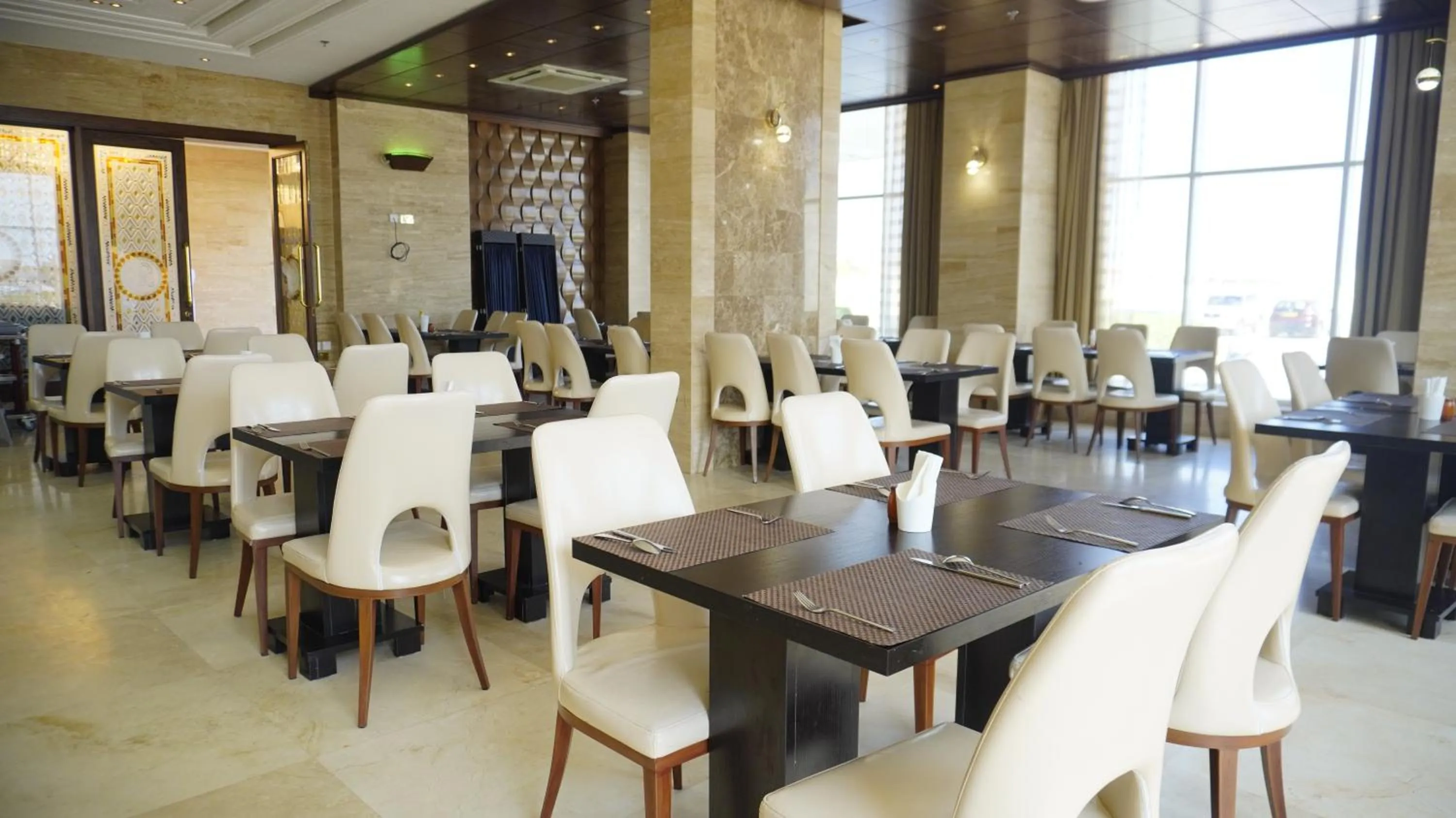 Restaurant/places to eat in Bristol Hotel Salalah
