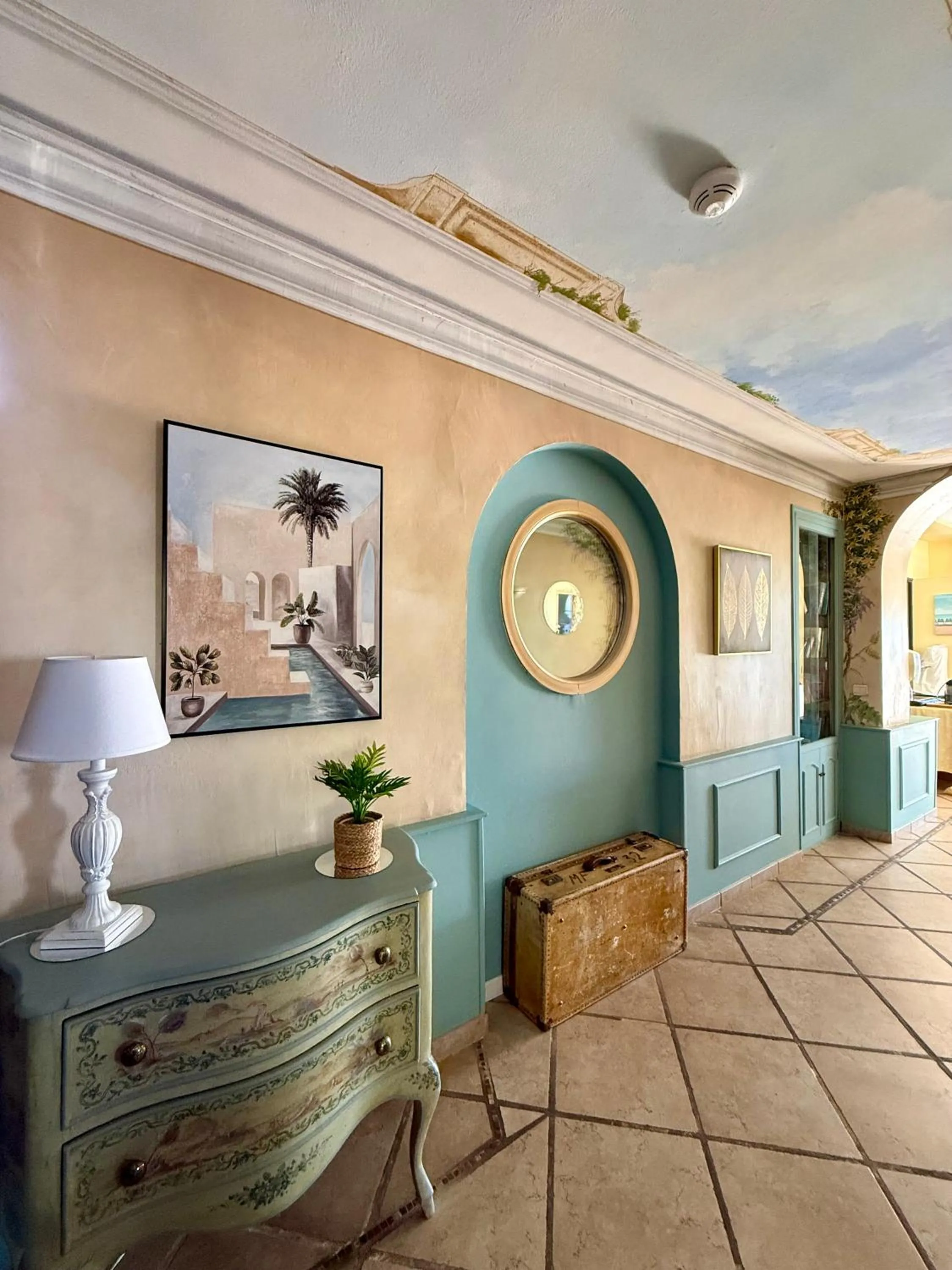 Property building in Hôtel Miramar