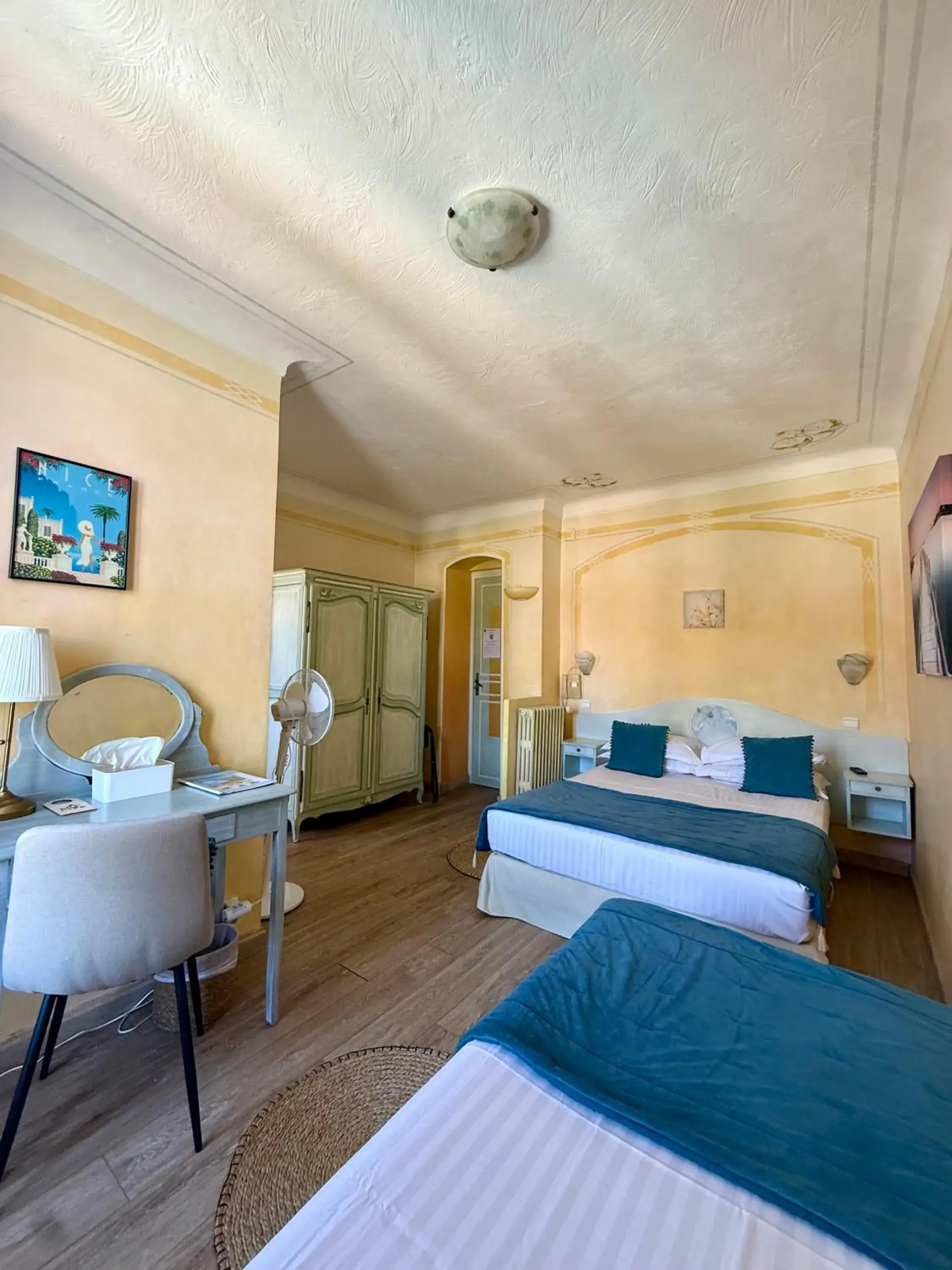 Triple Room with Mountain View in Hôtel Miramar Triple Room with Mountain View in Hôtel Miramar