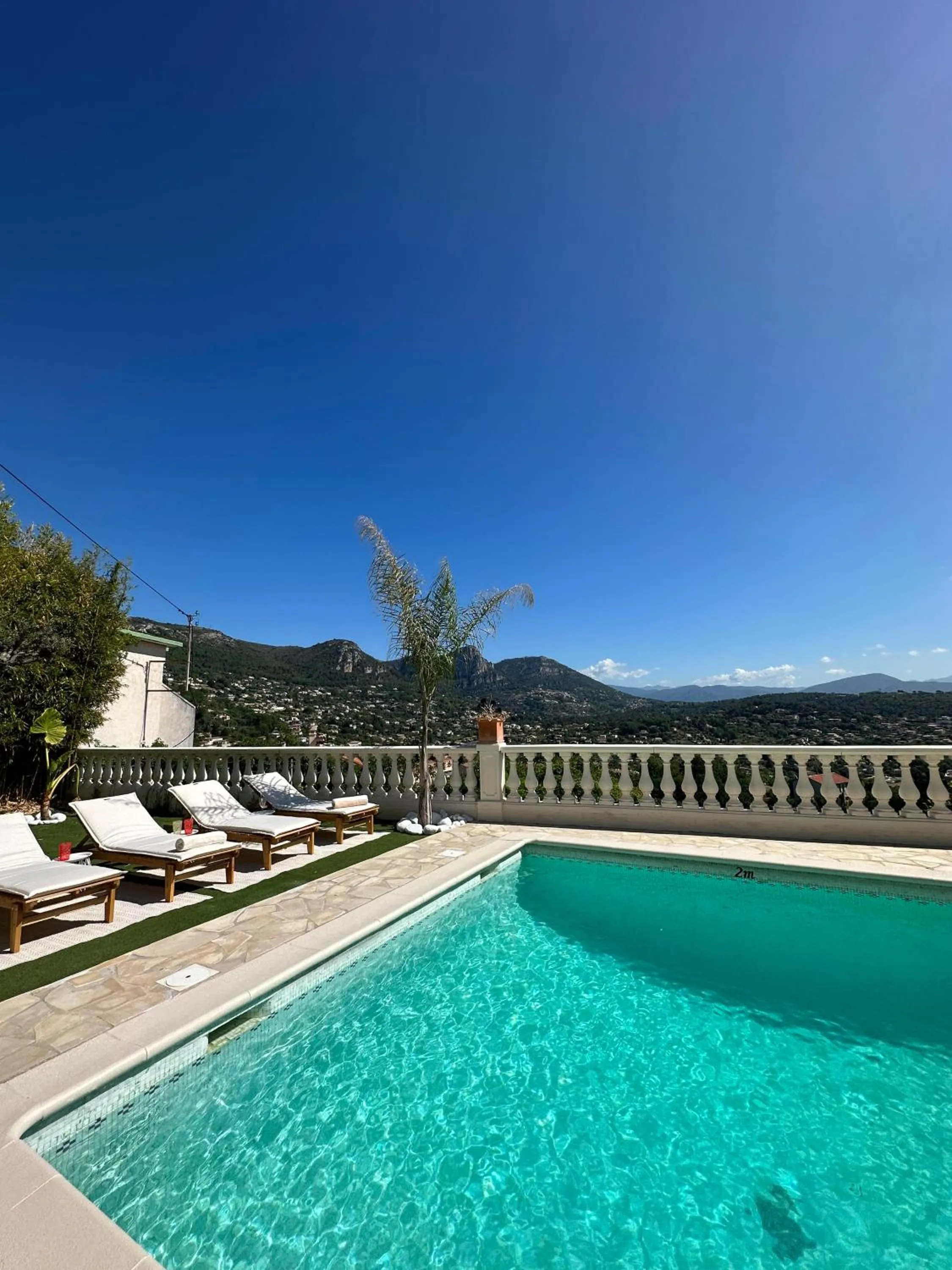 Day in Hôtel Miramar