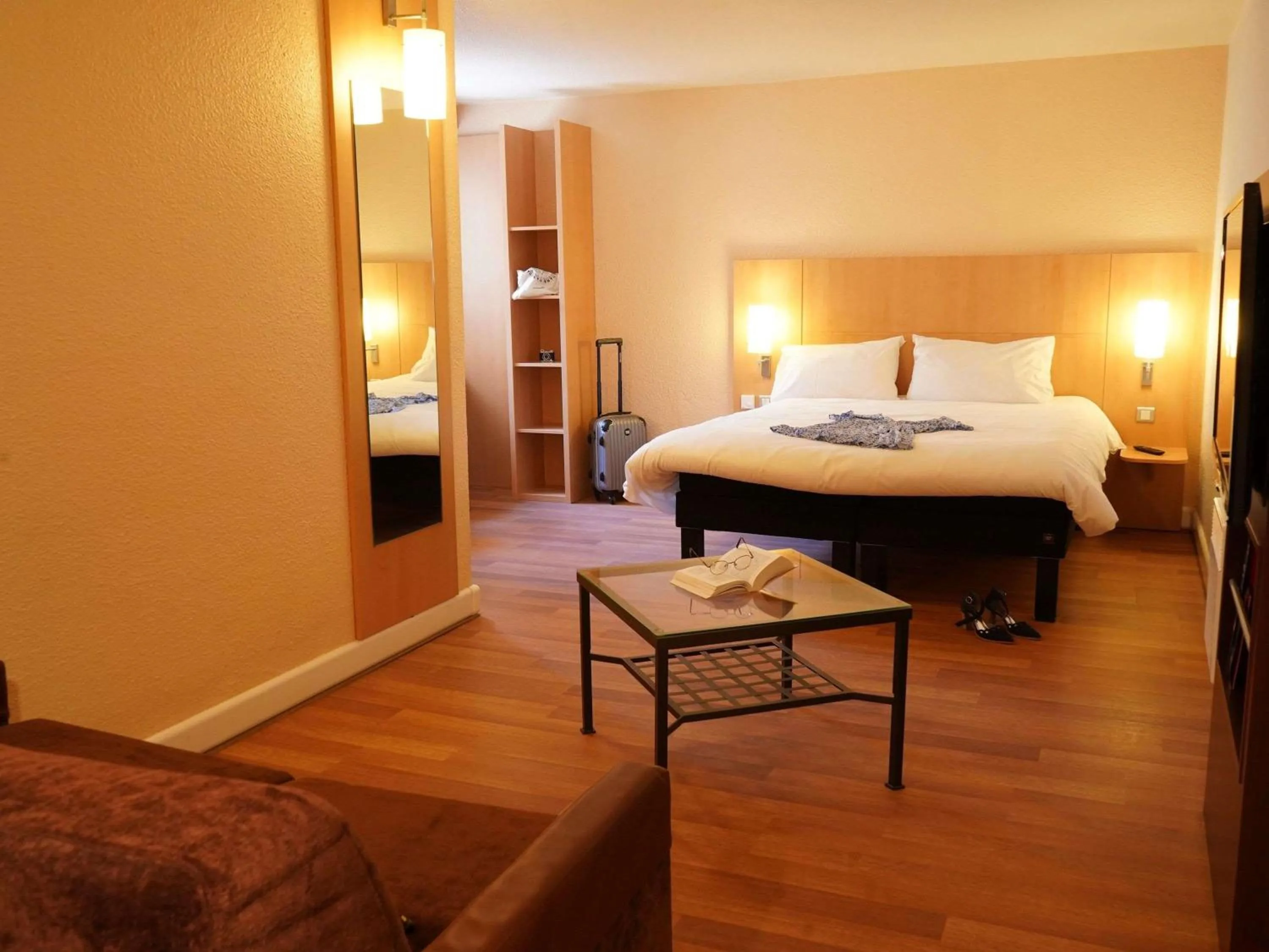 Bedroom in ibis Lille Tourcoing Centre