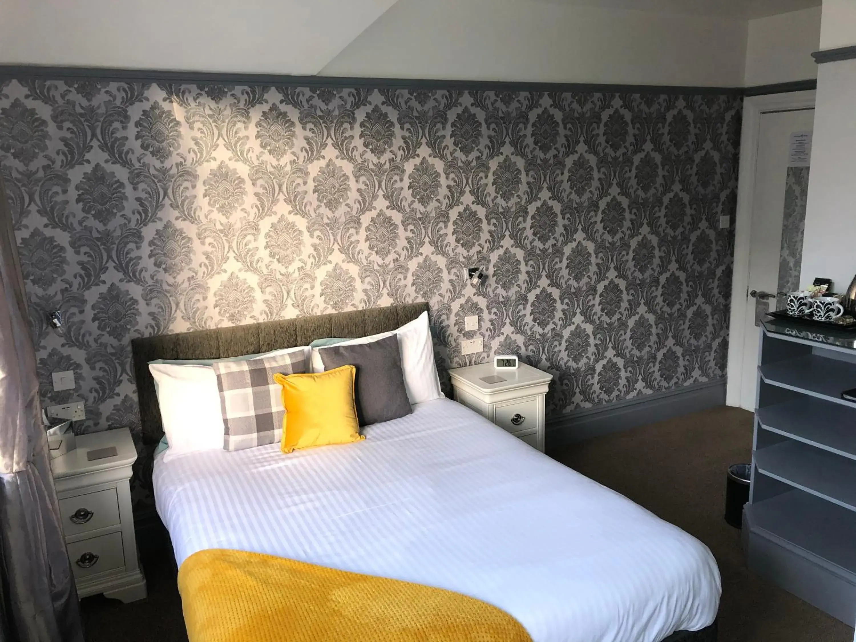 Double Room with Private Bathroom in Swanage Haven Boutique Guest House Double Room with Private Bathroom in Swanage Haven Boutique Guest House