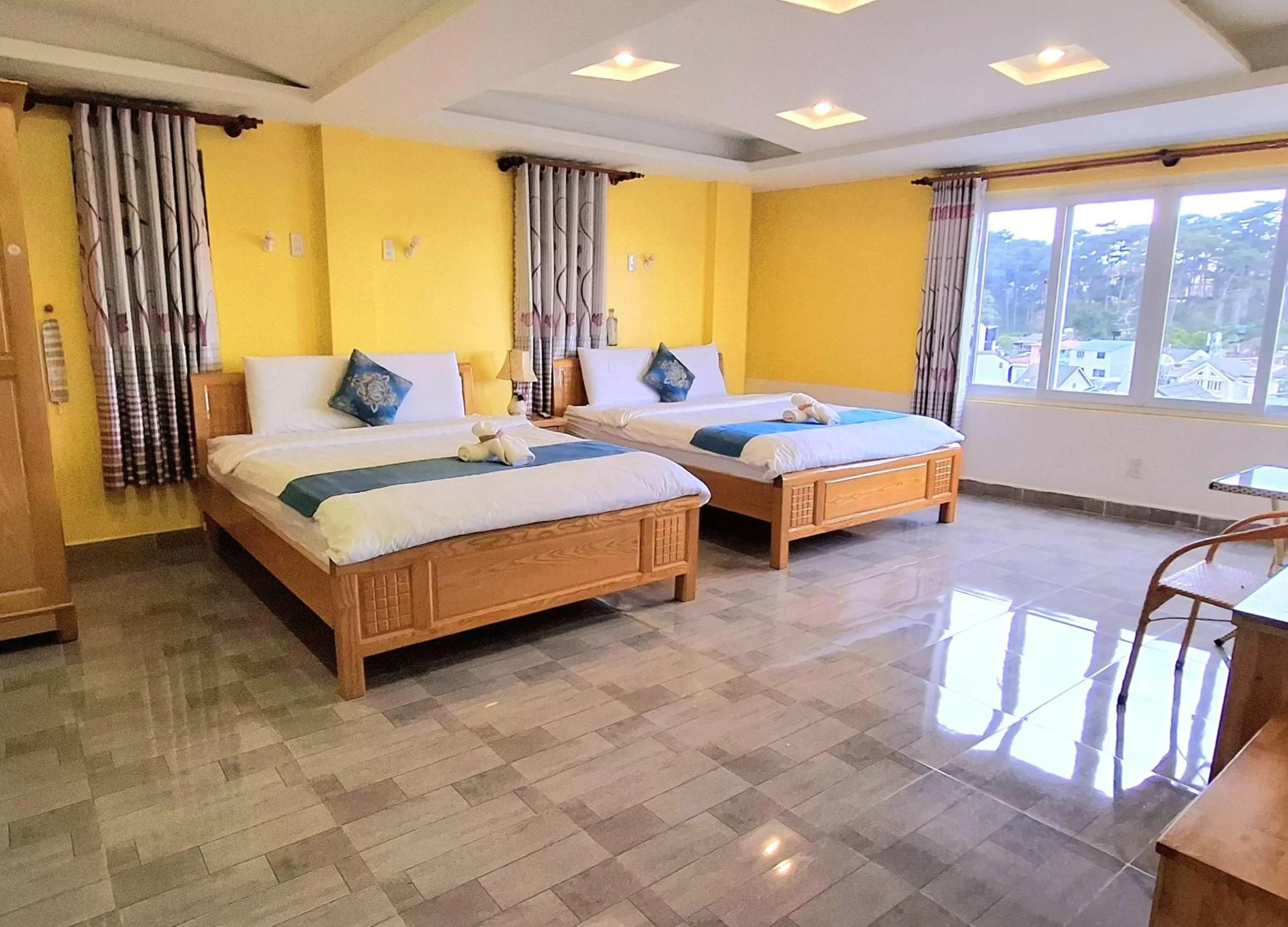 Bed in Hai Long Vuong Hotel