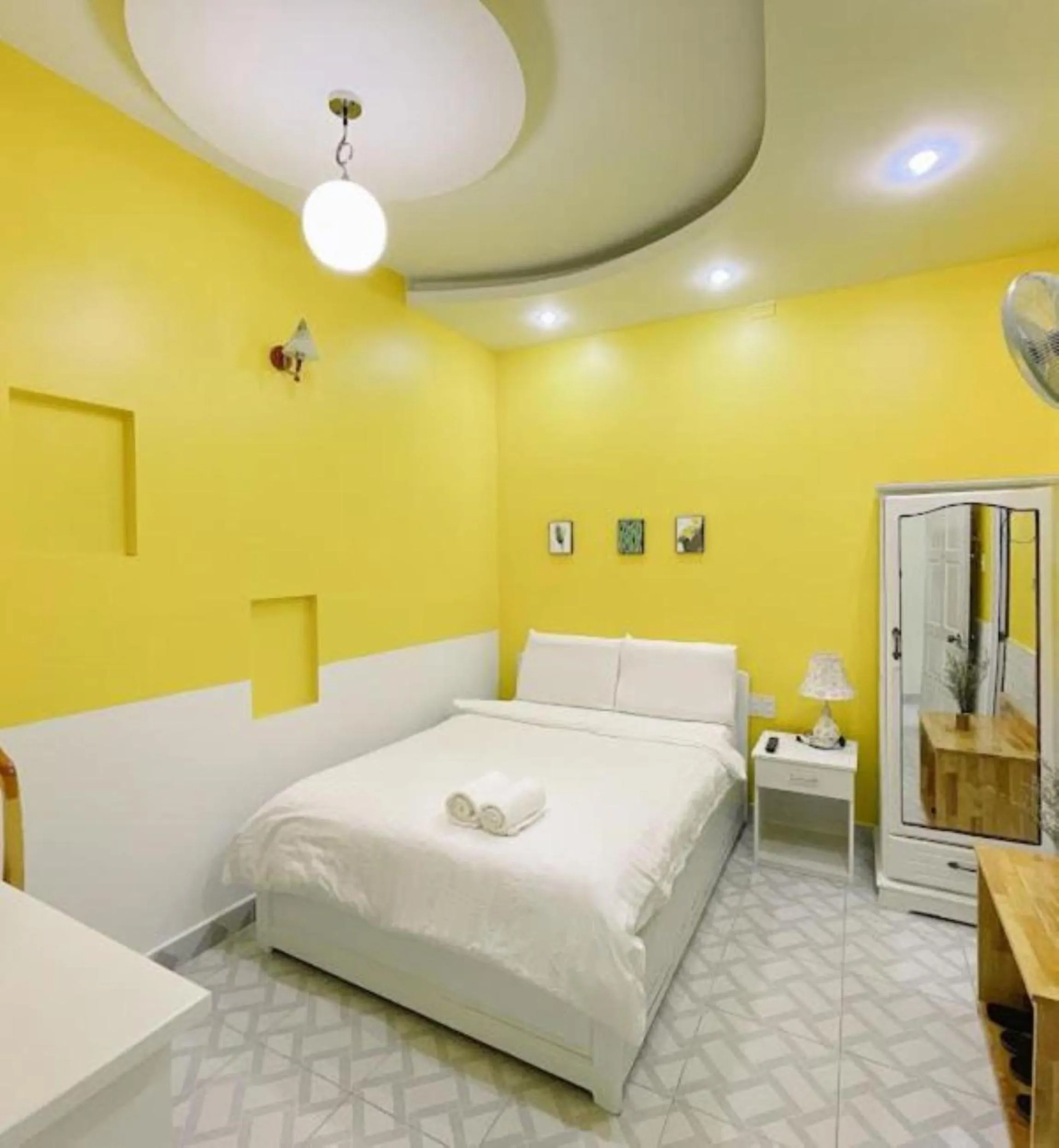 Bed in Hai Long Vuong Hotel