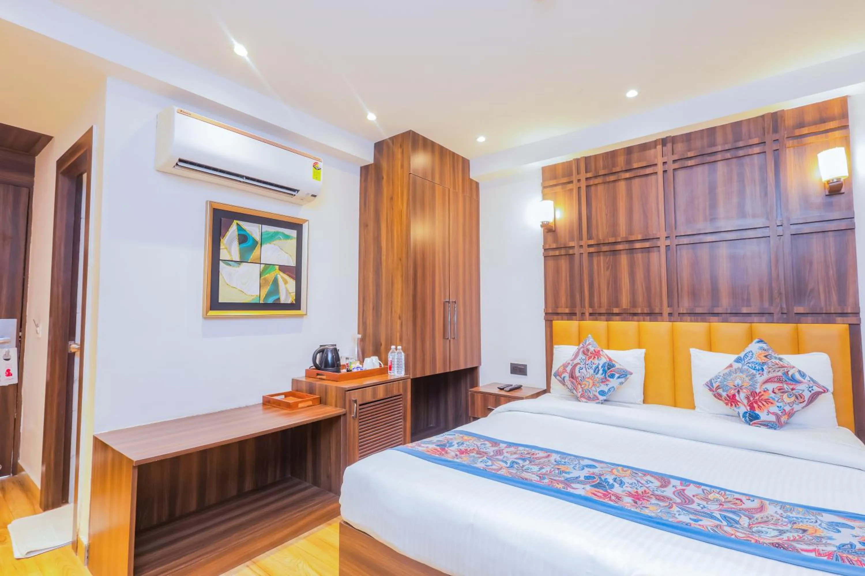 Bedroom, Bed in Hyphen Business Hotel