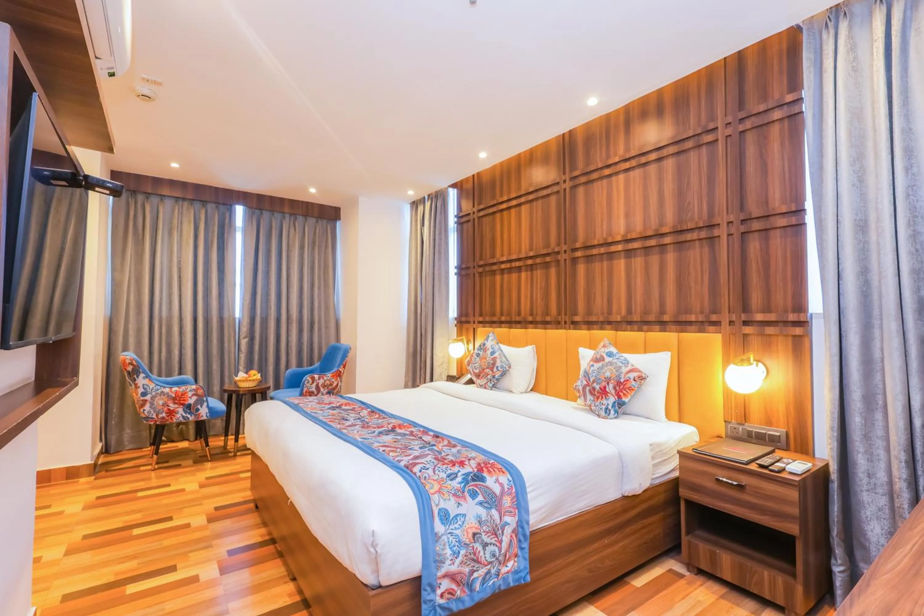 Bedroom, Bed in Hyphen Business Hotel