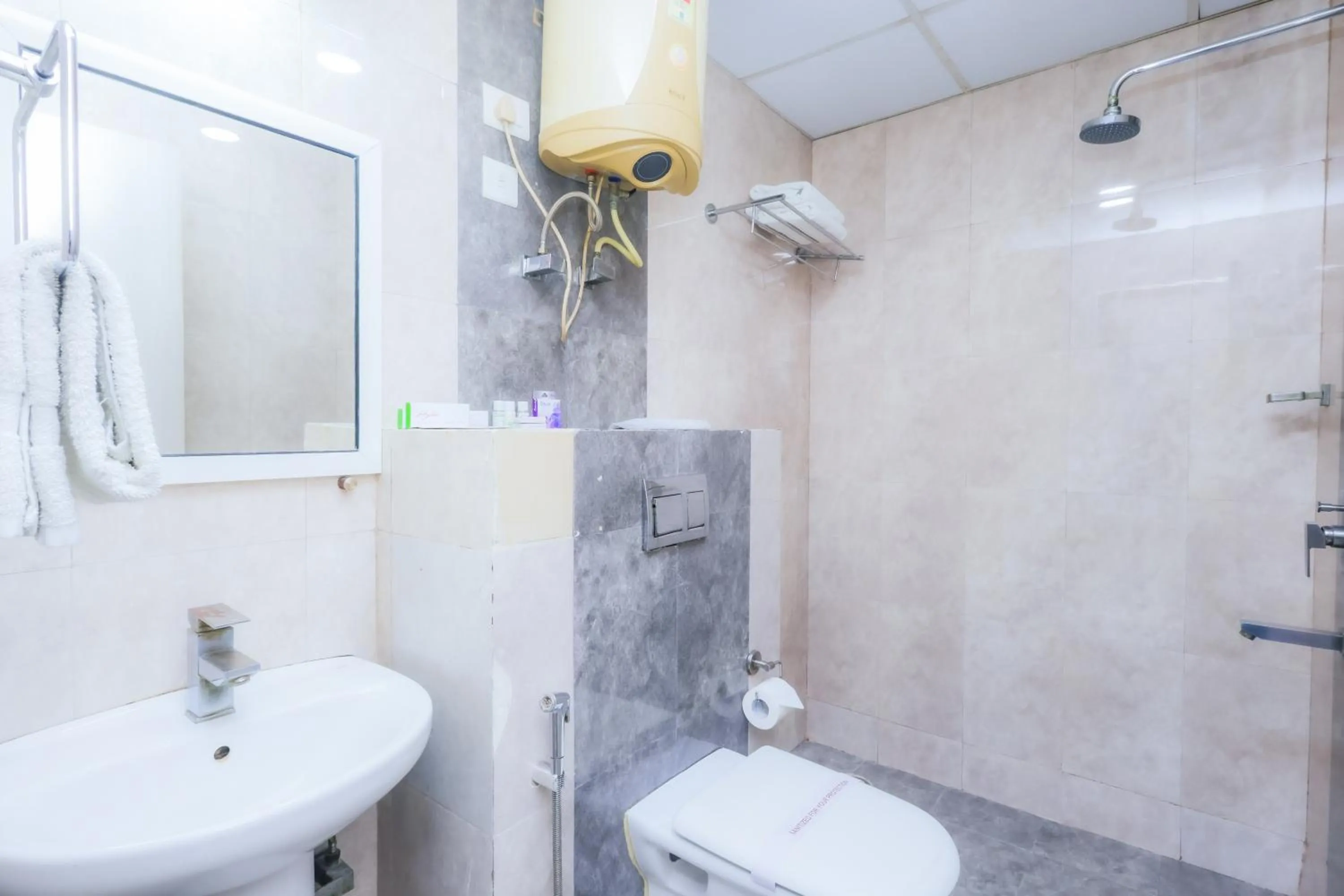 Bathroom in Hyphen Business Hotel