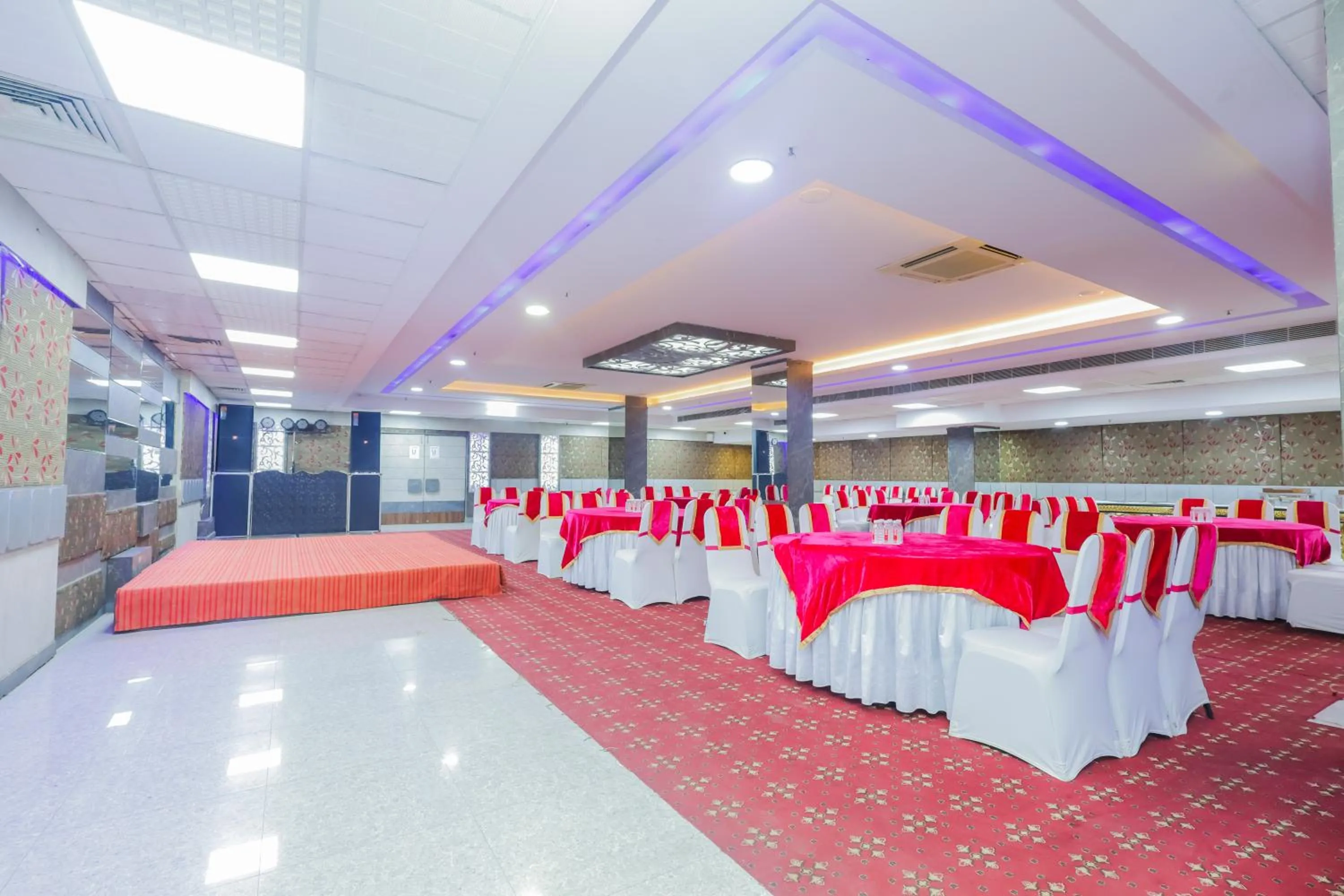 Banquet/Function facilities in Hyphen Business Hotel
