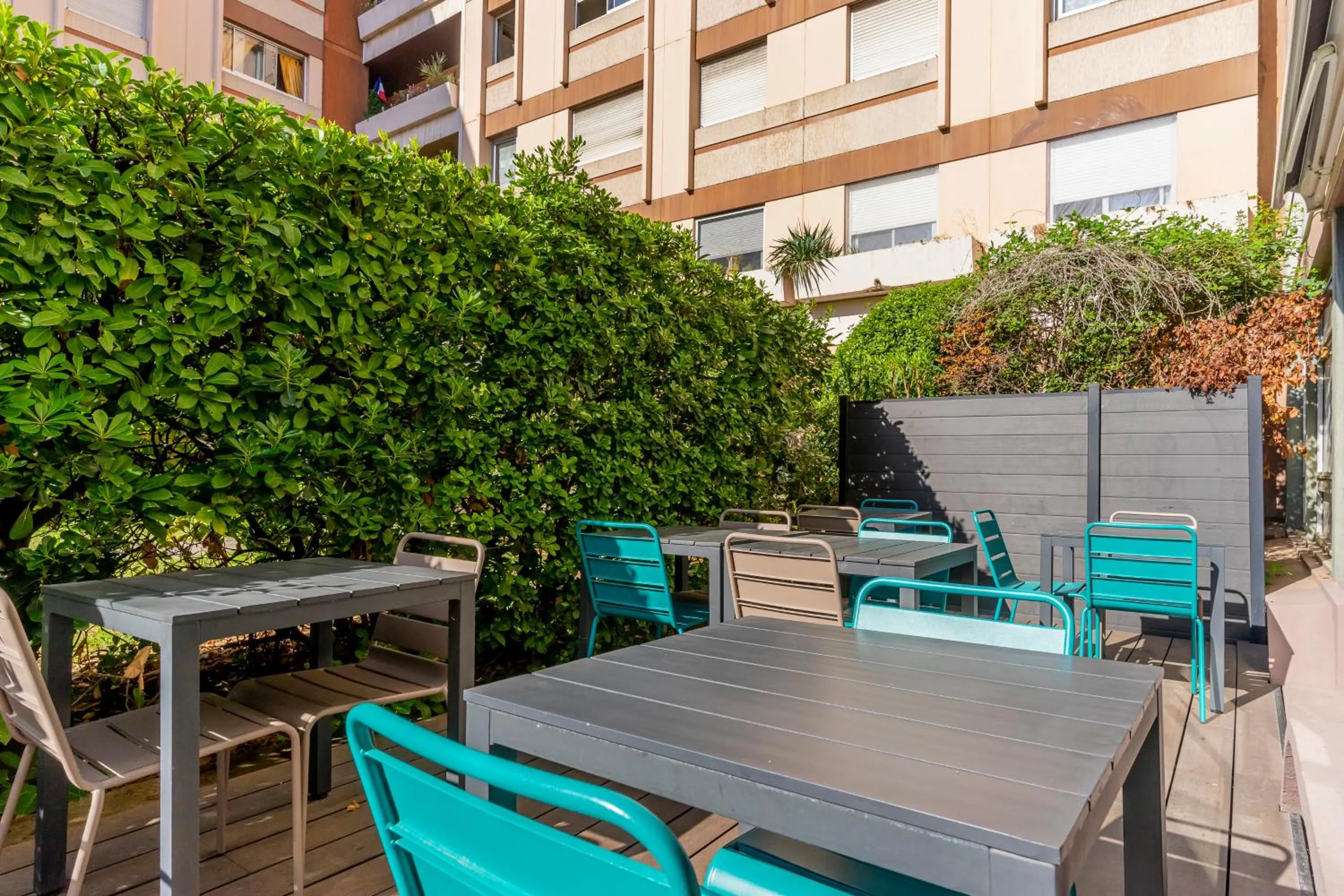 Patio in B&B HOTEL Marseille Prado Parc des Expositions