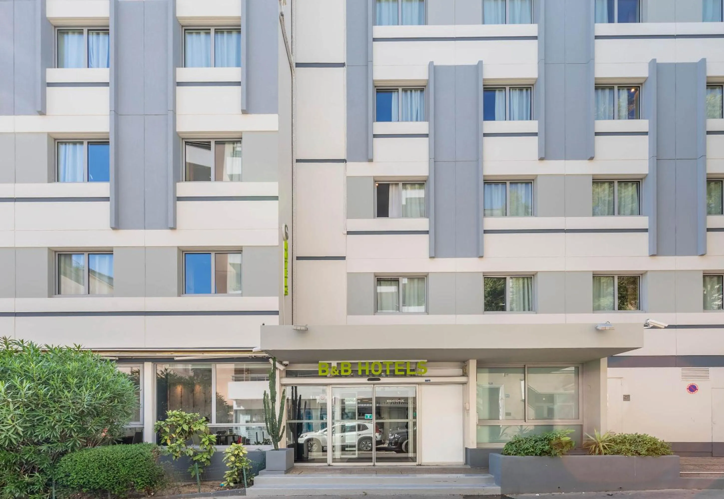 Property building in B&B HOTEL Marseille Prado Parc des Expositions