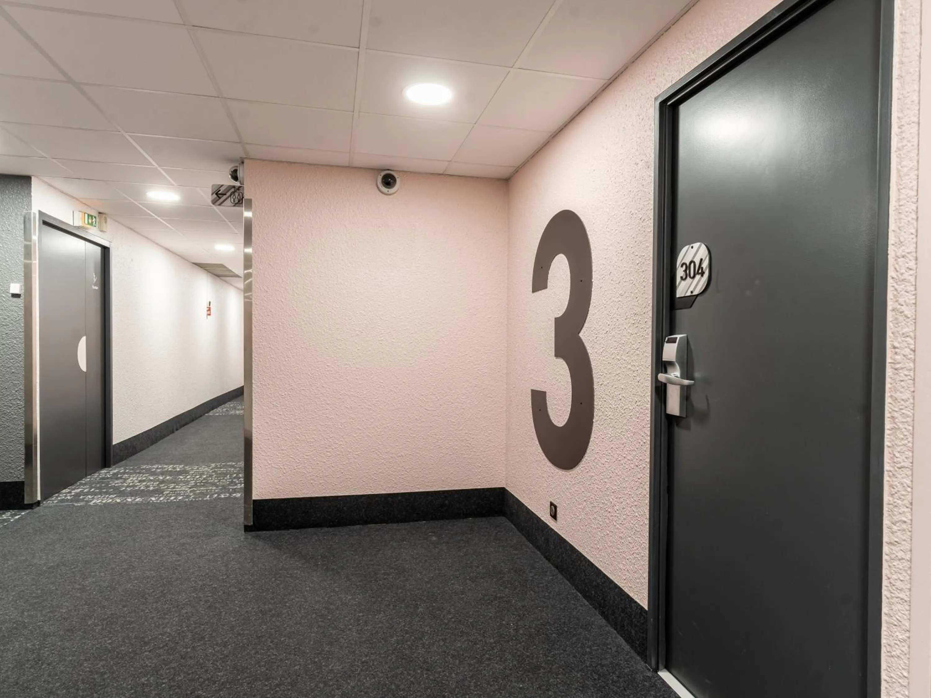 Decorative detail in B&B HOTEL Marseille Prado Parc des Expositions