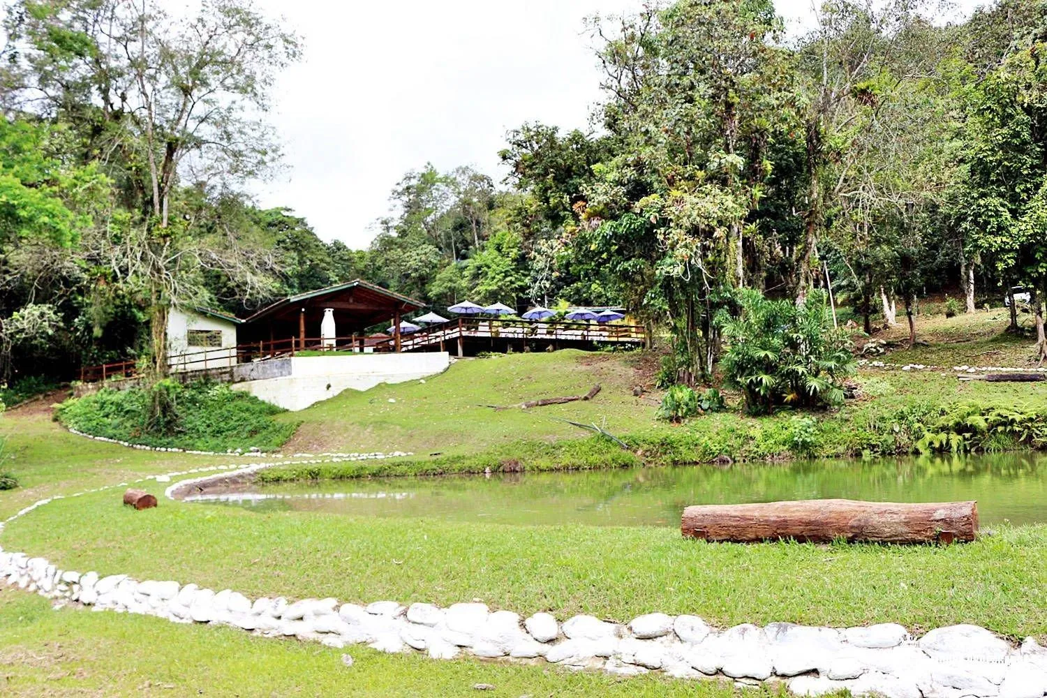 Lake view in Eco Chalés Luar das Marés