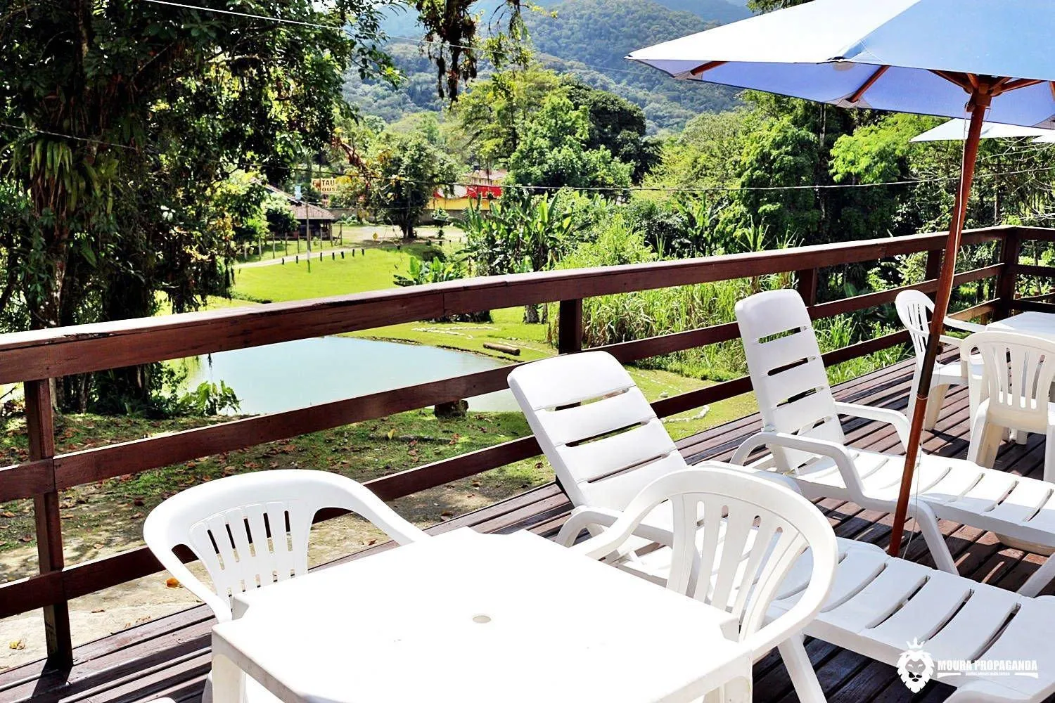 Swimming pool in Eco Chalés Luar das Marés