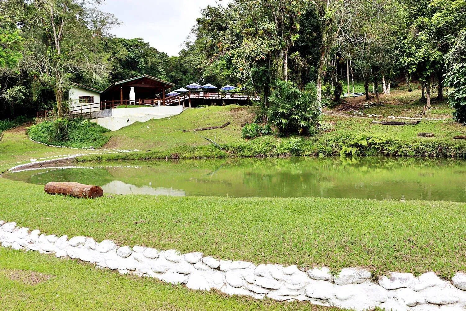 Lake view in Eco Chalés Luar das Marés