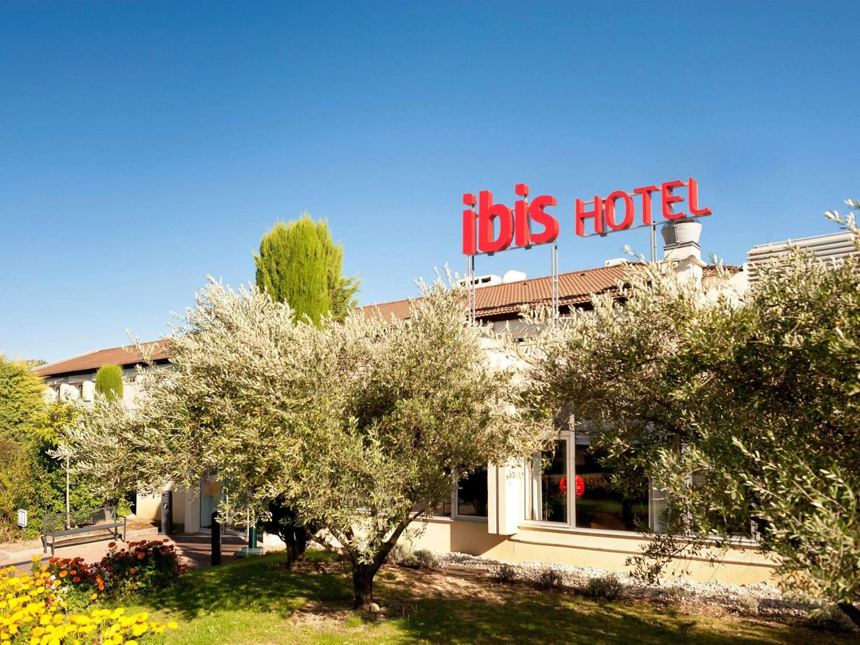 Property building in ibis Aix en Provence