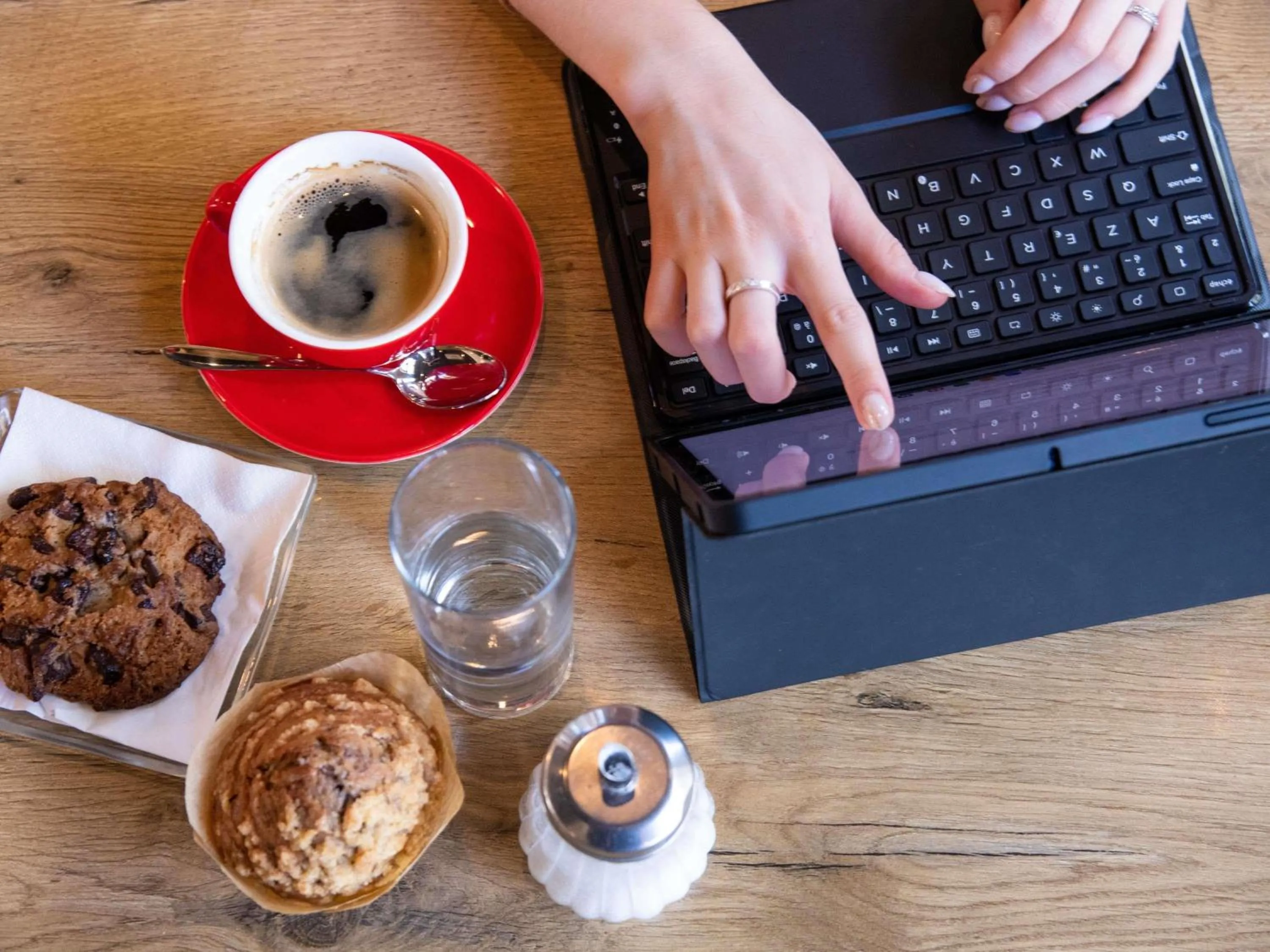 Lounge or bar in ibis Aix en Provence