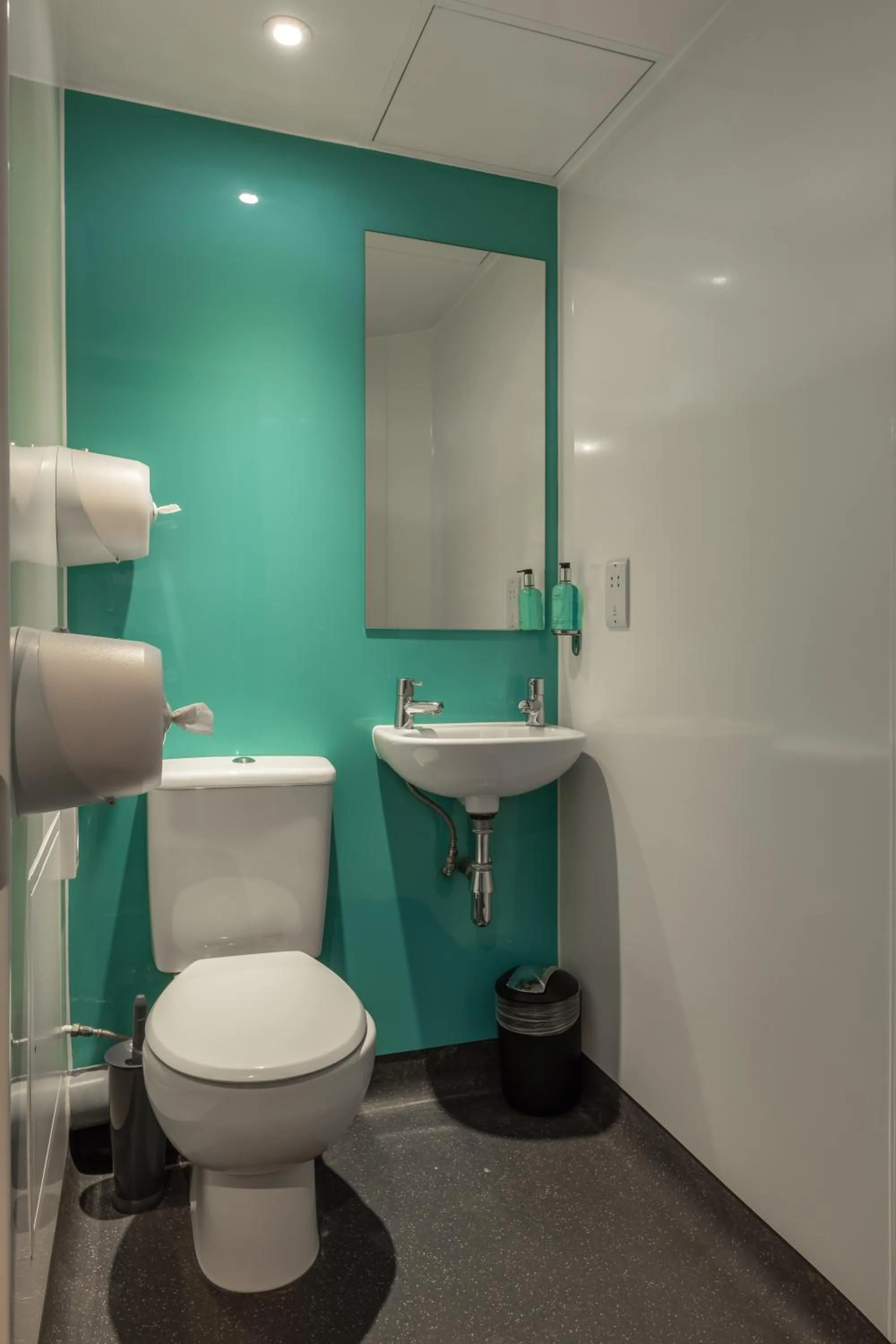 Toilet in Kabannas London St Pancras