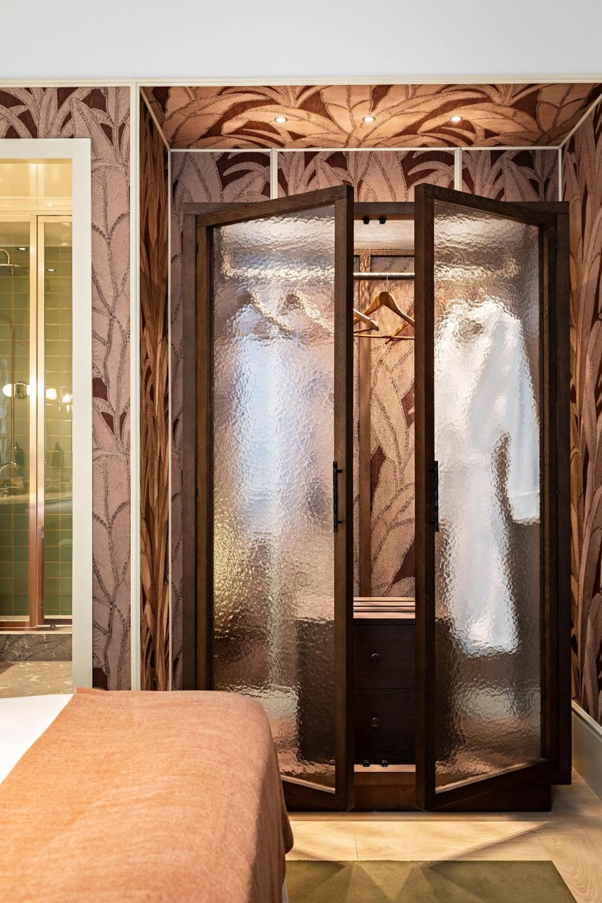 wardrobe, Bed in Hotel Florida Paris