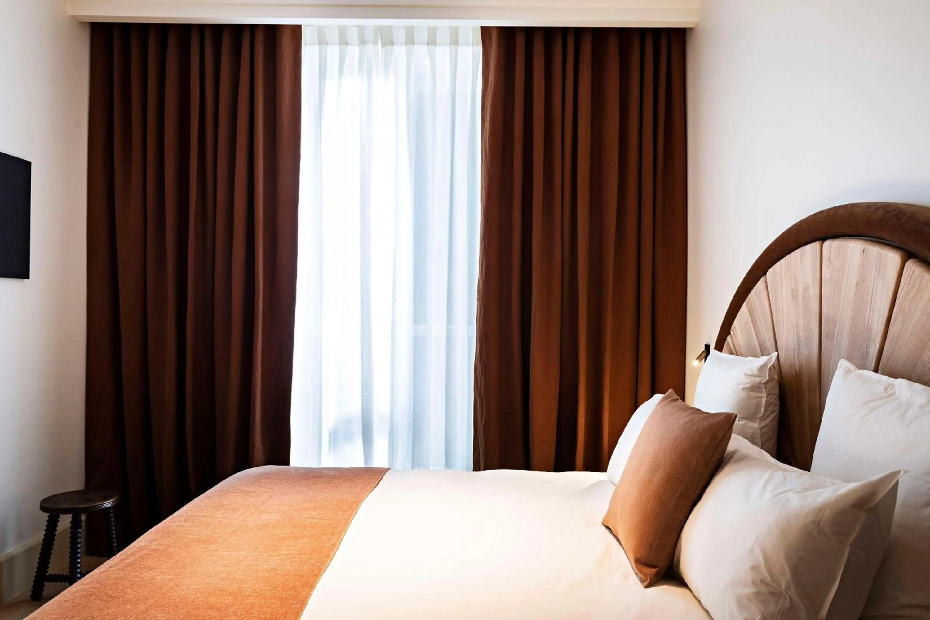 Photo of the whole room, Bed in Hotel Florida Paris