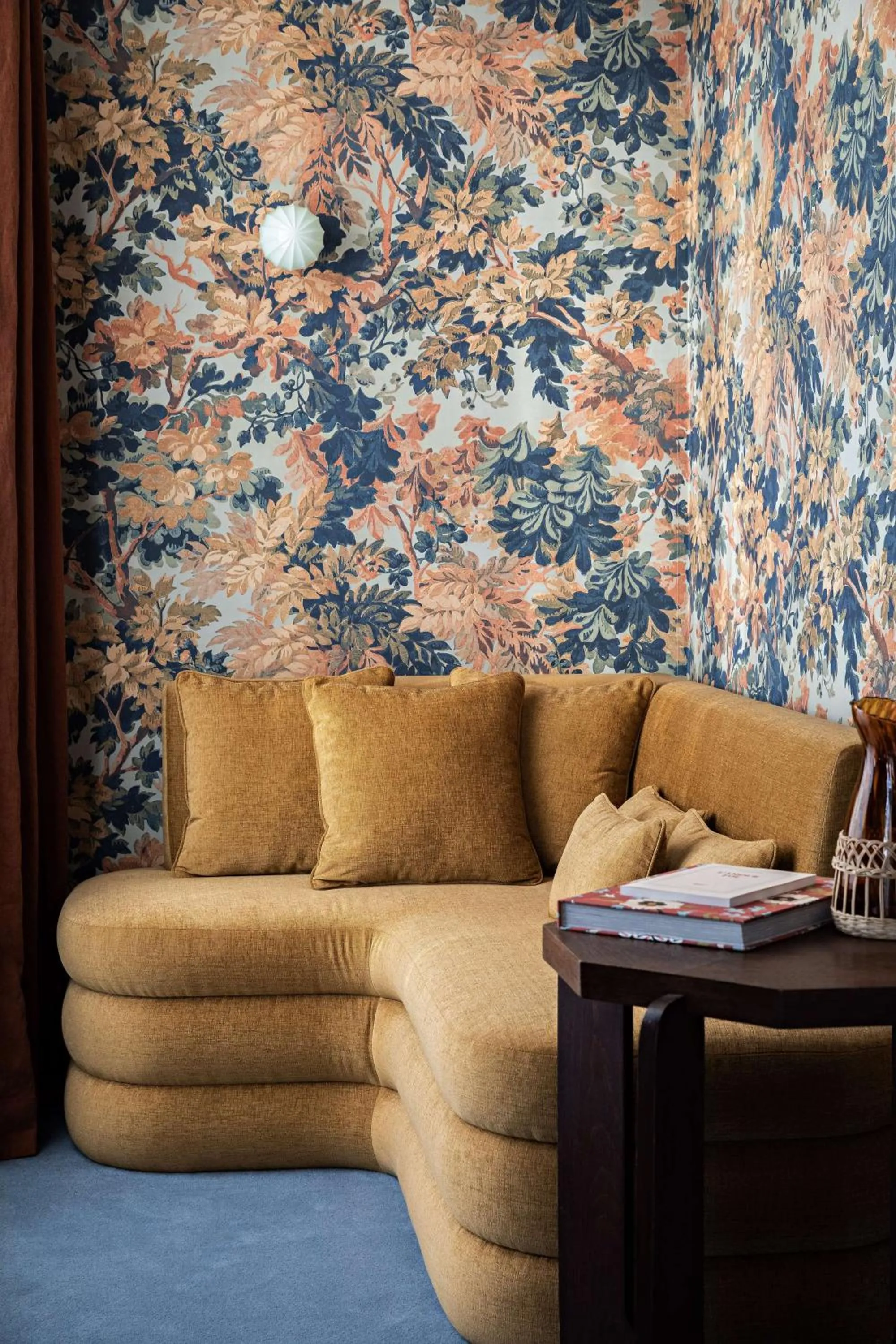 Bedroom in Hotel Florida Paris