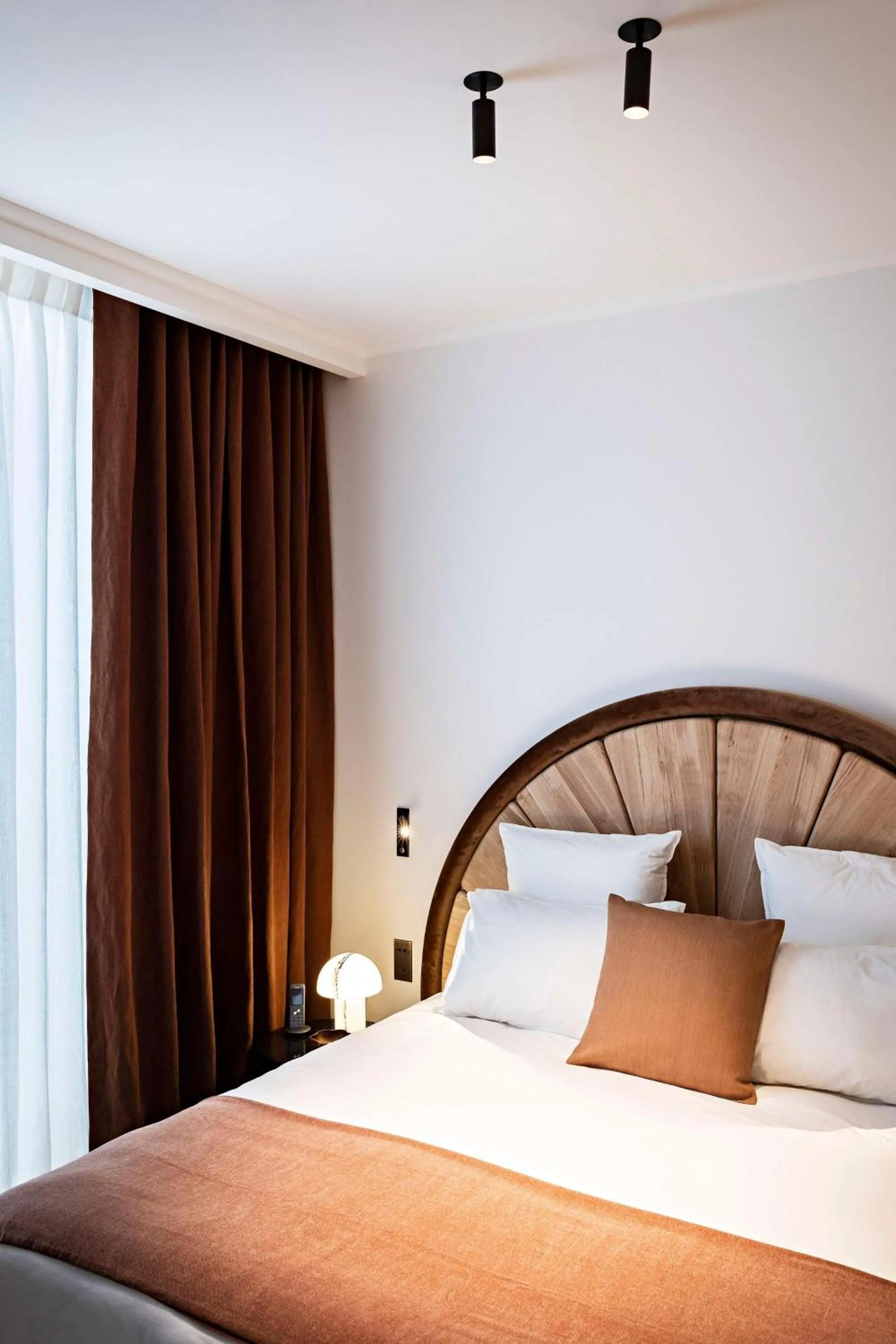 Photo of the whole room, Bed in Hotel Florida Paris