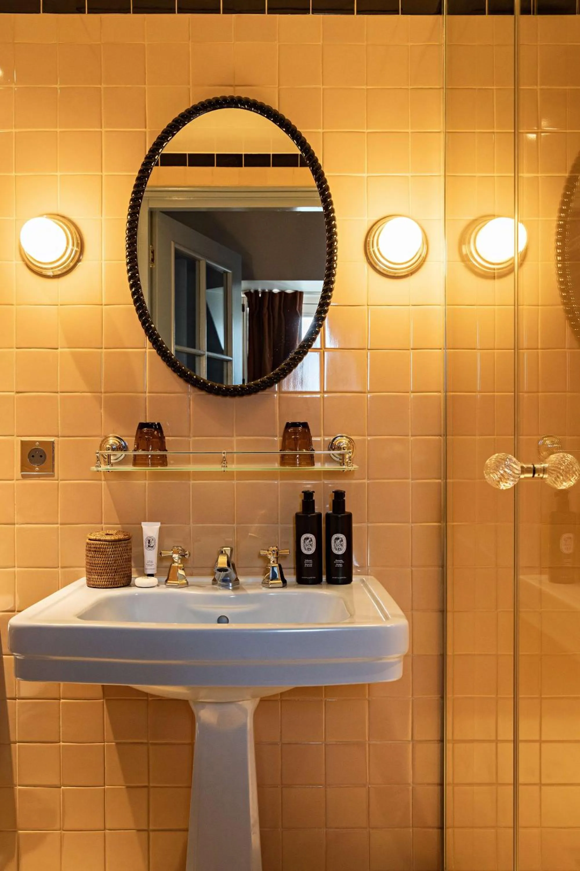 Bathroom in Hotel Florida Paris