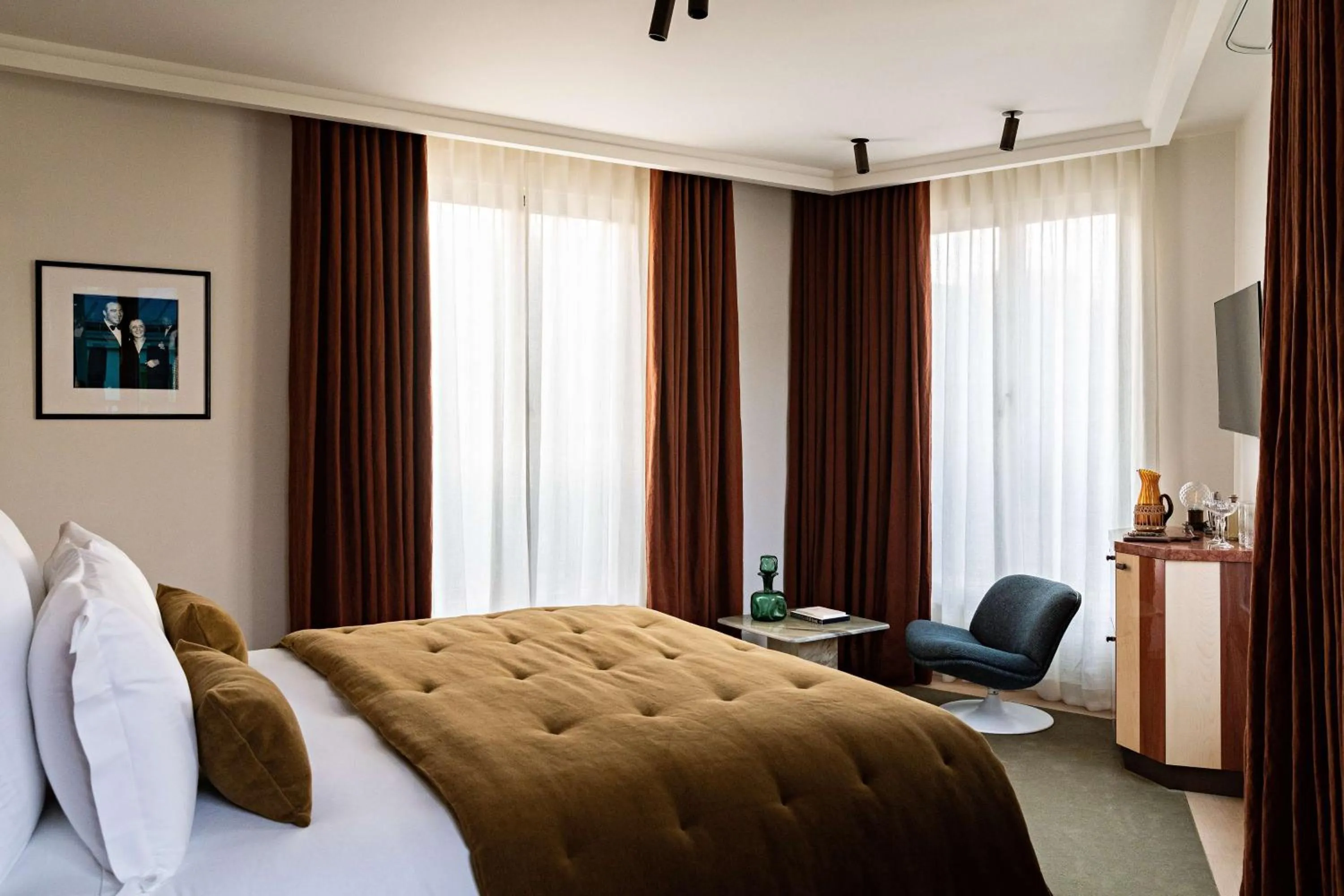 Bedroom, Bed in Hotel Florida Paris