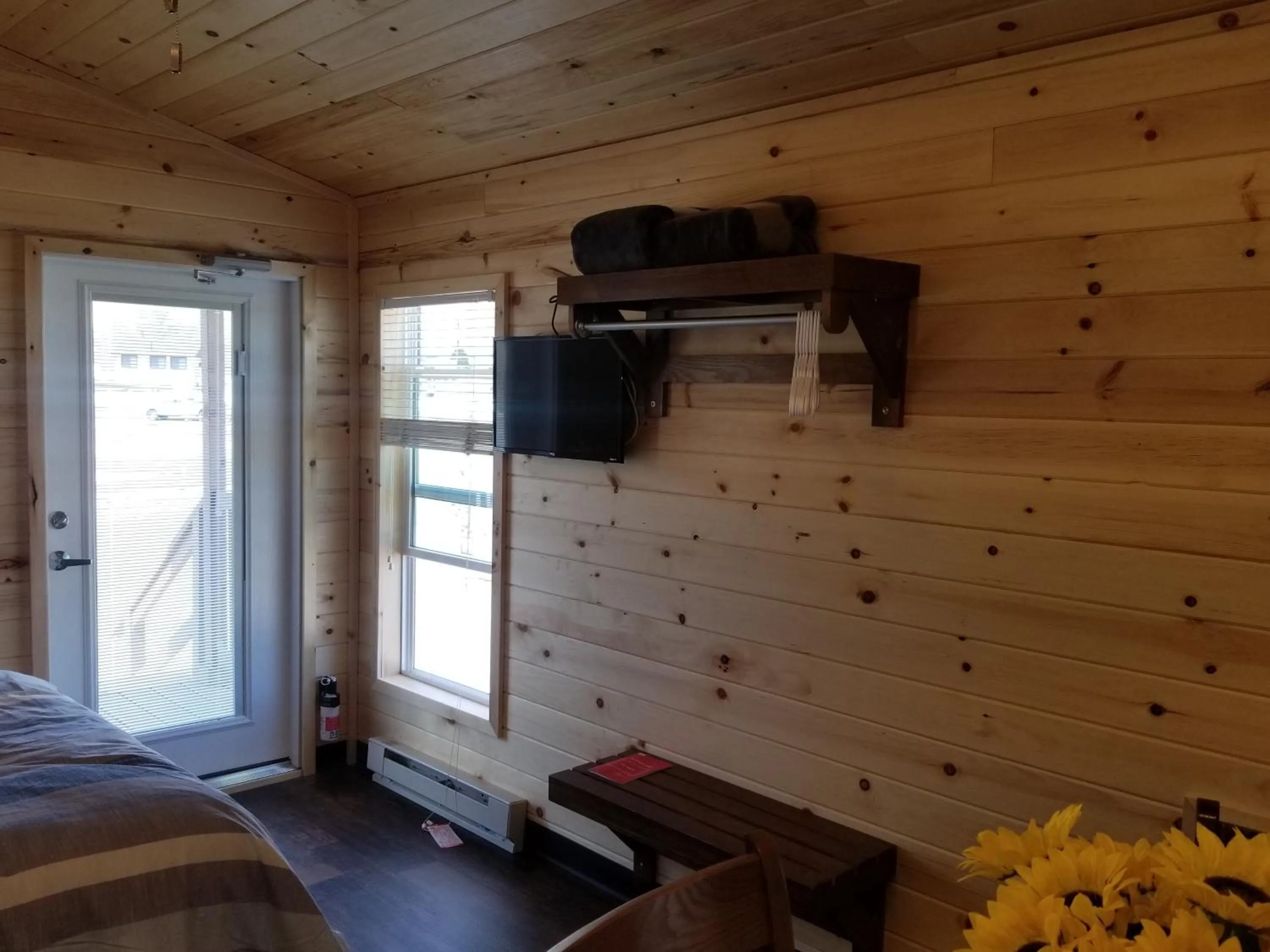 Living room in Castle Gate RV Park