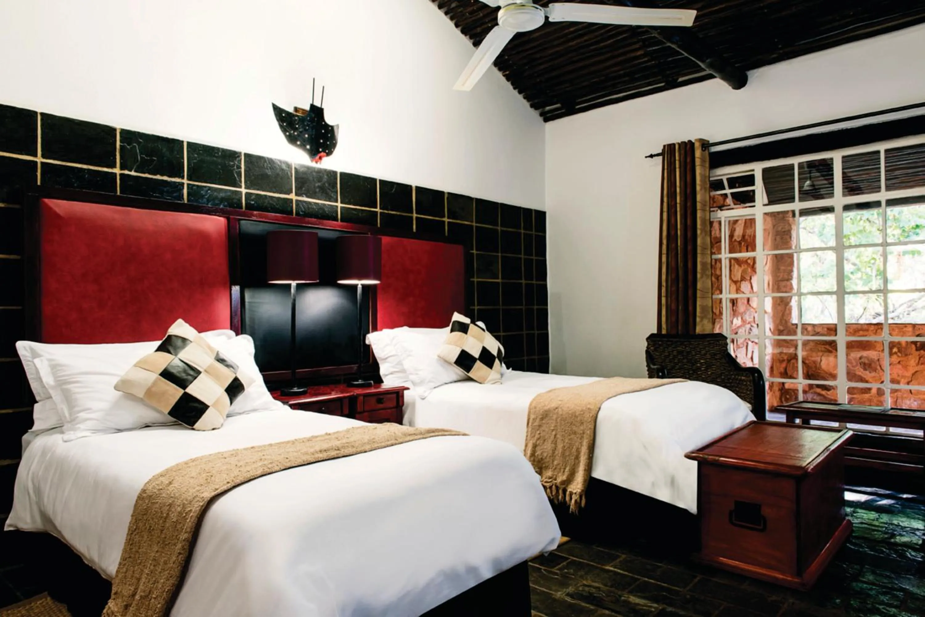 Bedroom, Bed in Kedar Heritage Lodge, Conference Centre & Spa