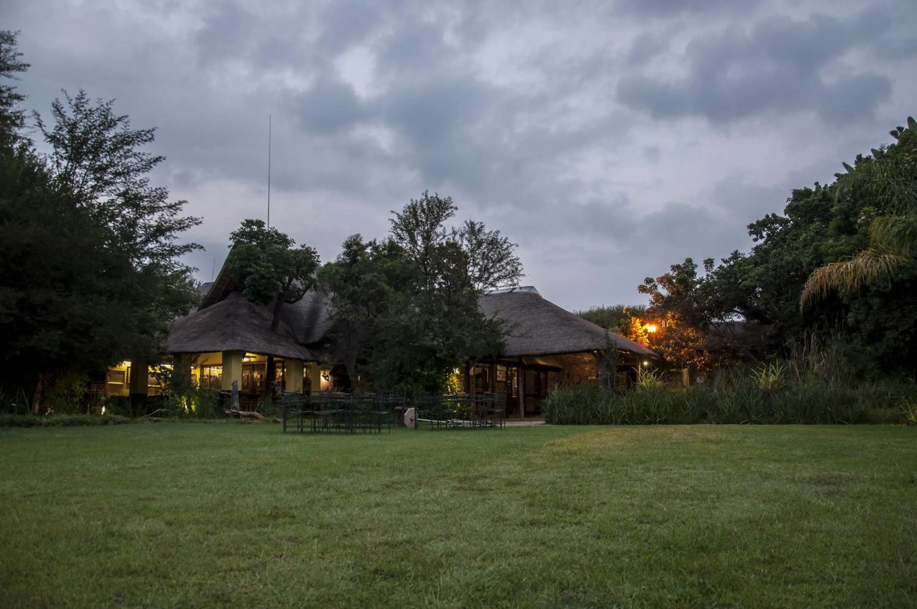 Restaurant/places to eat in Kedar Heritage Lodge, Conference Centre & Spa