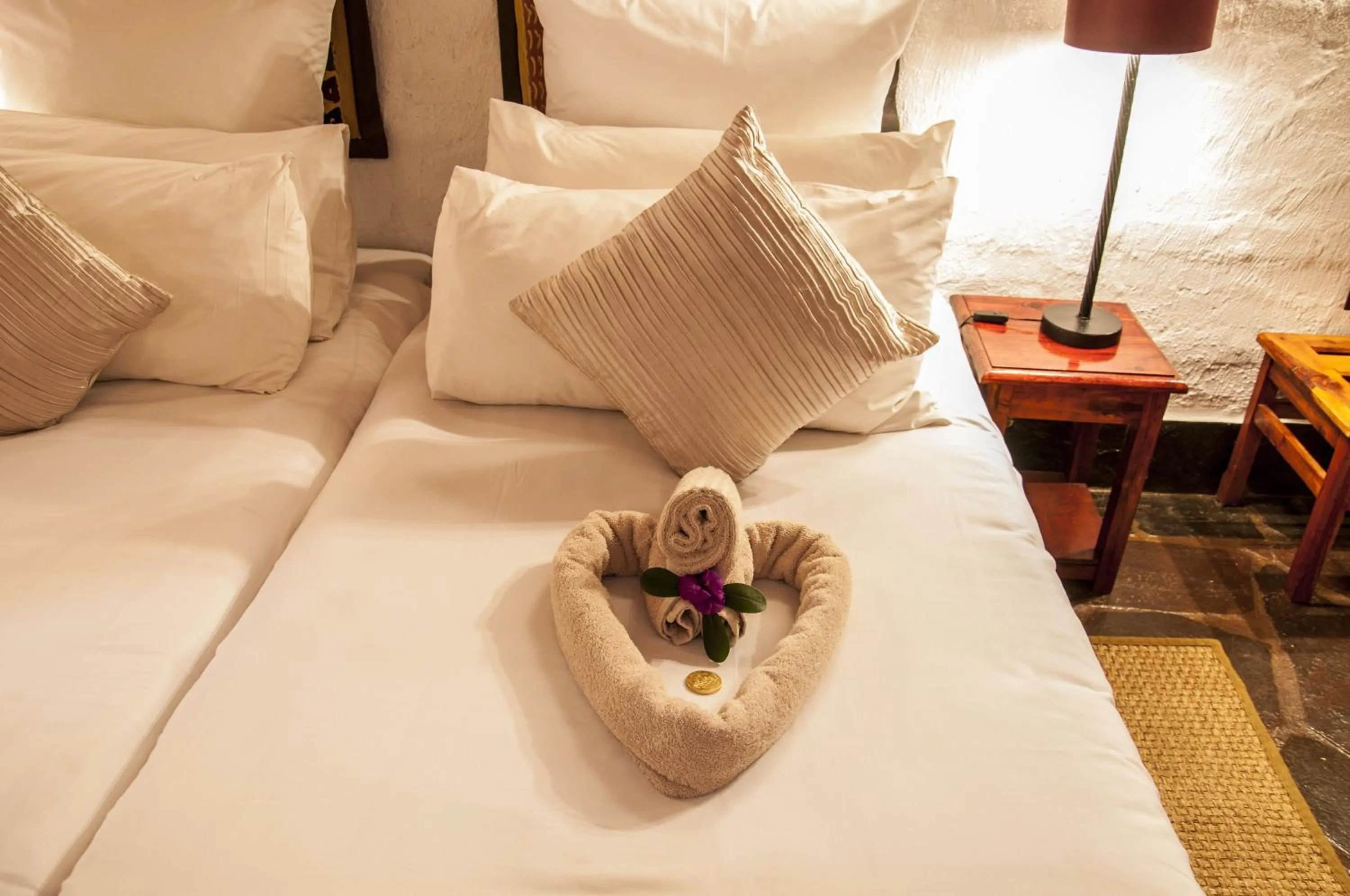 Bedroom, Bed in Kedar Heritage Lodge, Conference Centre & Spa