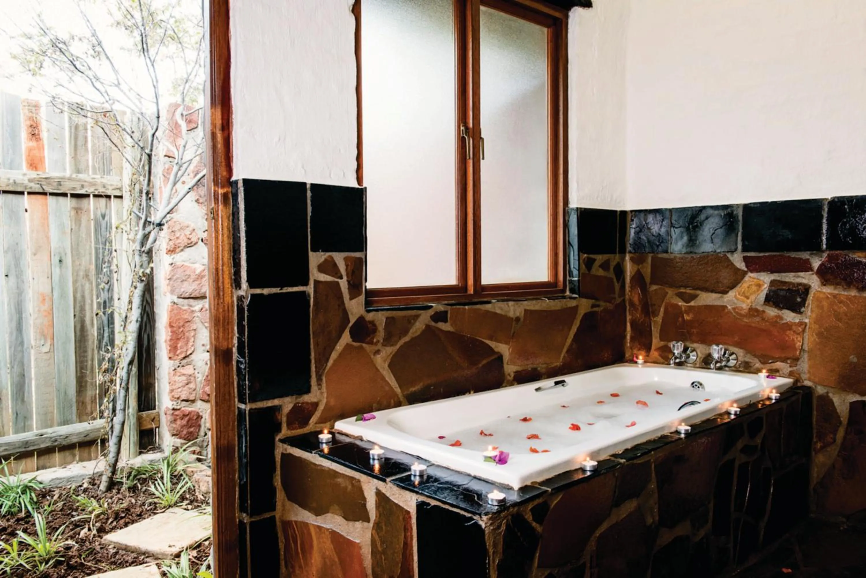 Bathroom in Kedar Heritage Lodge, Conference Centre & Spa