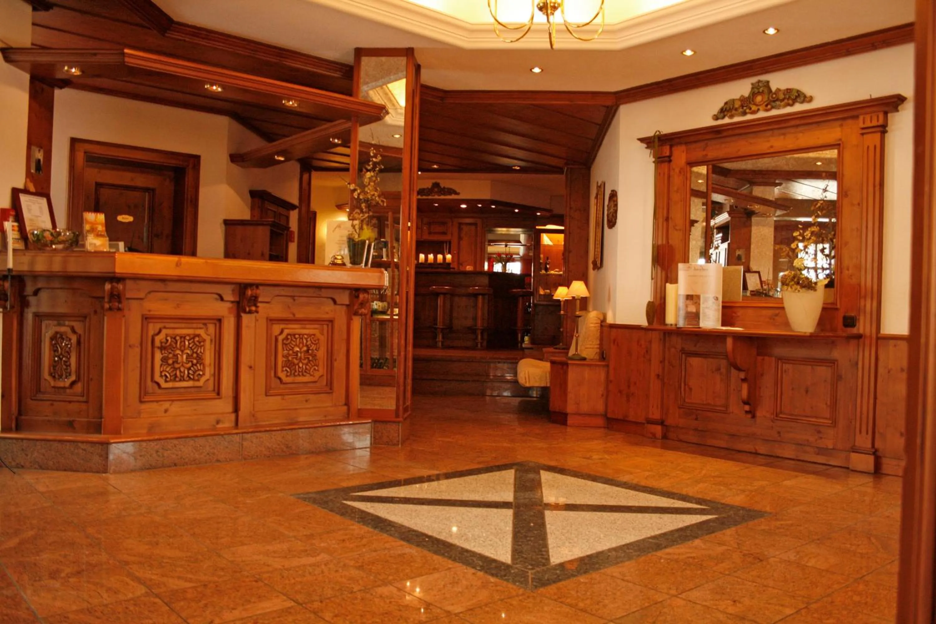 Lobby or reception in Fränkischer Hof
