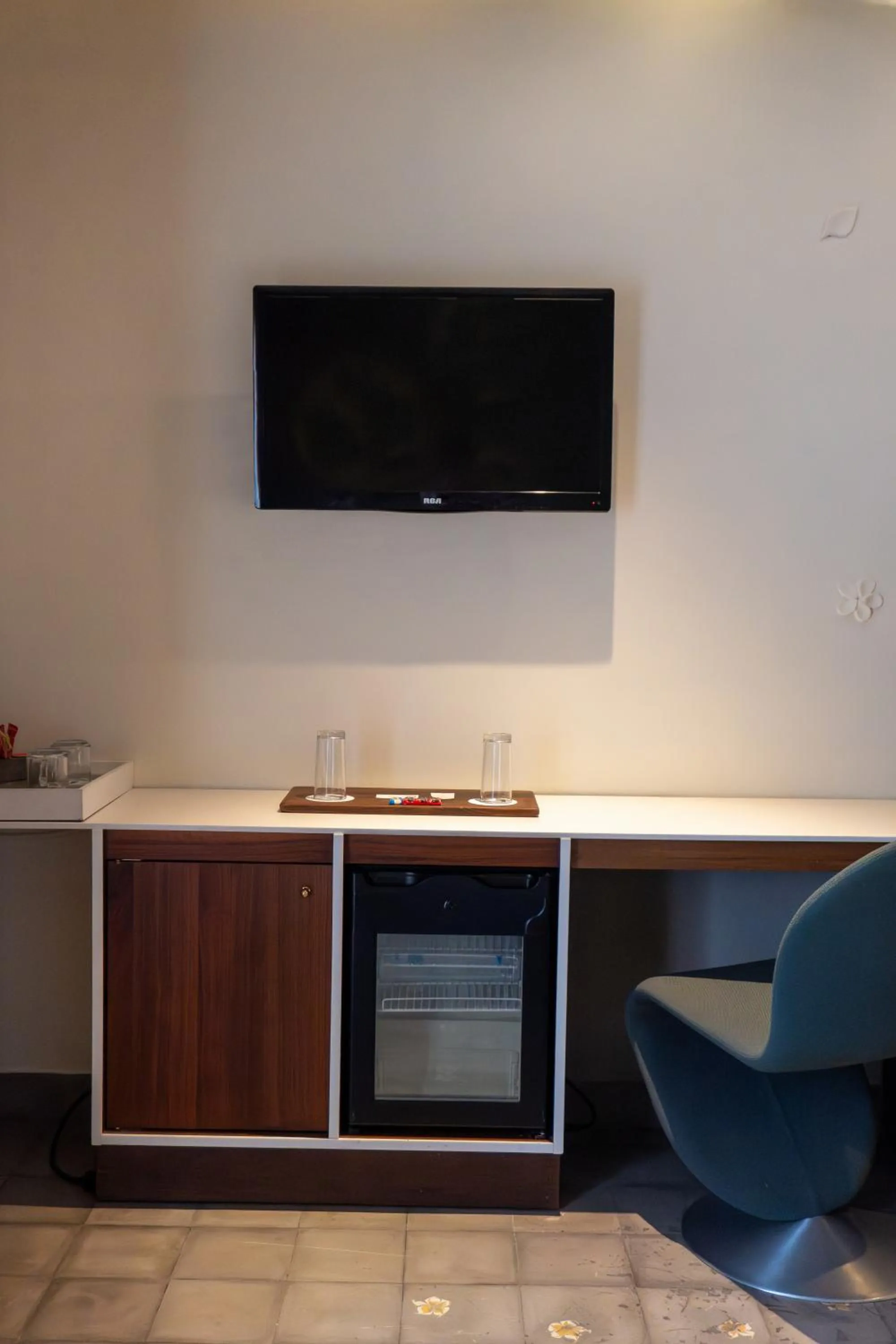 TV and multimedia in Flor de Mayo Hotel & Restaurant