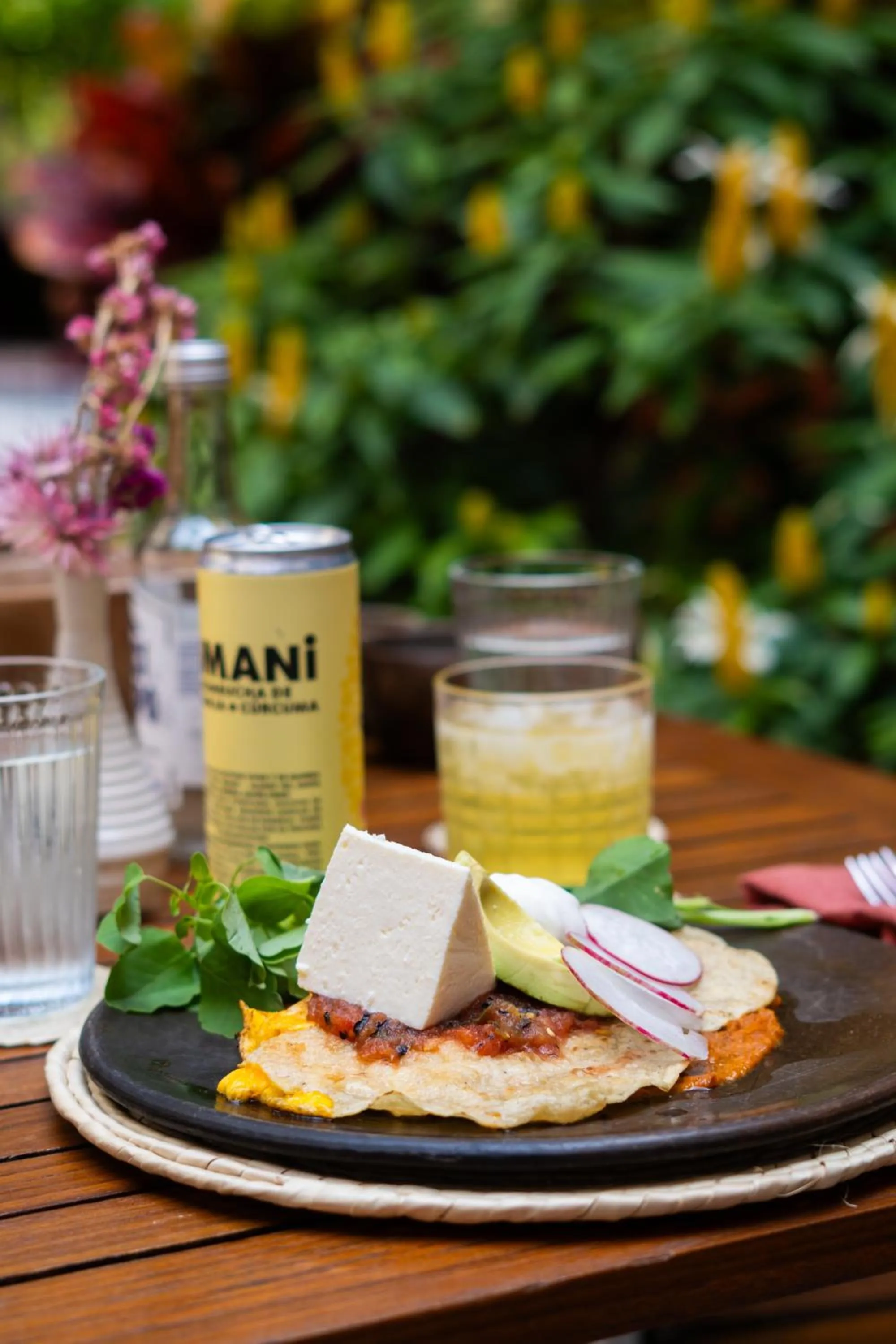 Restaurant/places to eat in Flor de Mayo Hotel & Restaurant