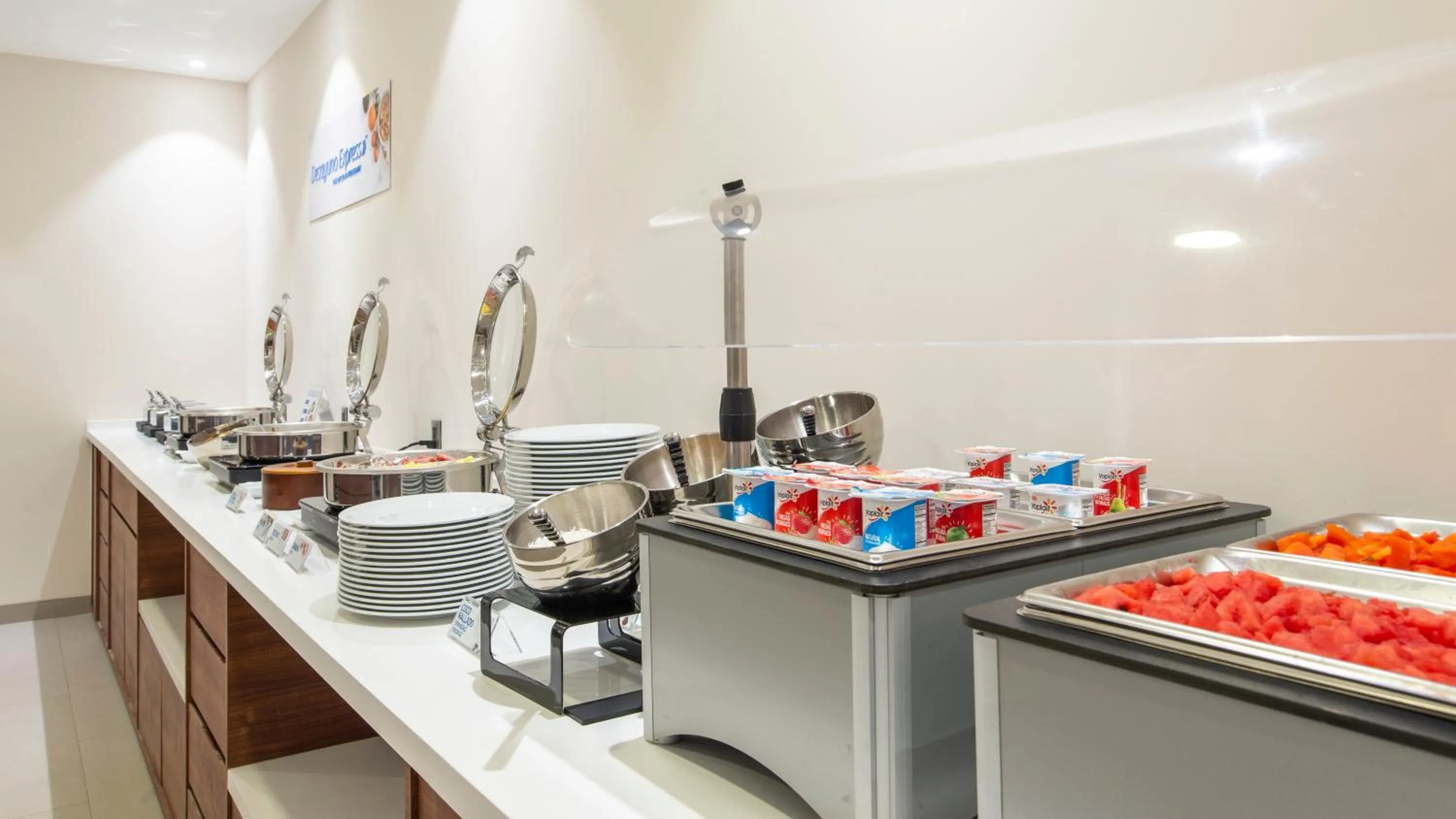 Breakfast in Holiday Inn Express - Mexico Basilica by IHG