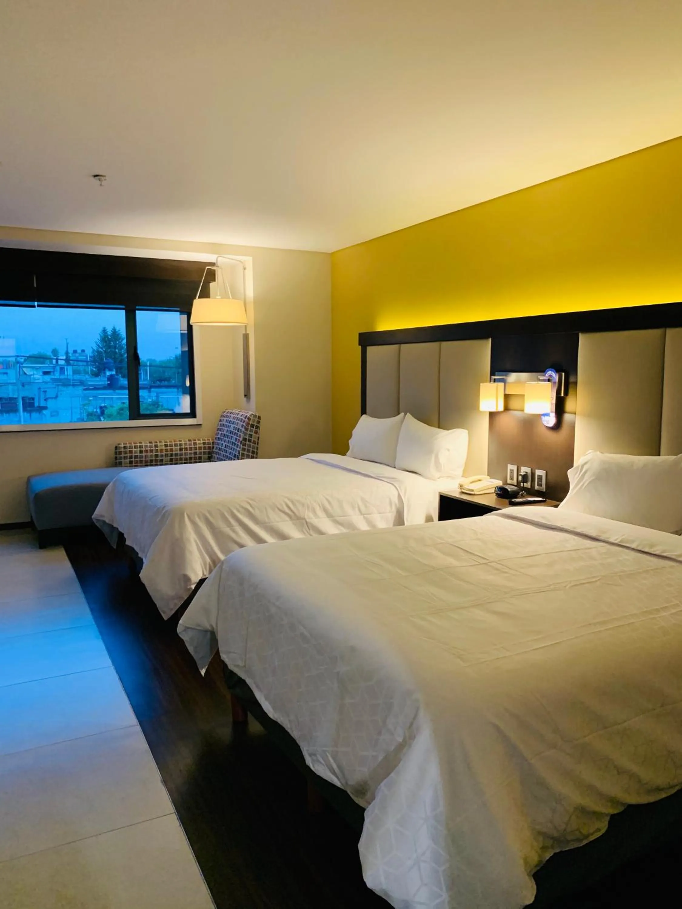 Bed in Holiday Inn Express - Mexico Basilica by IHG