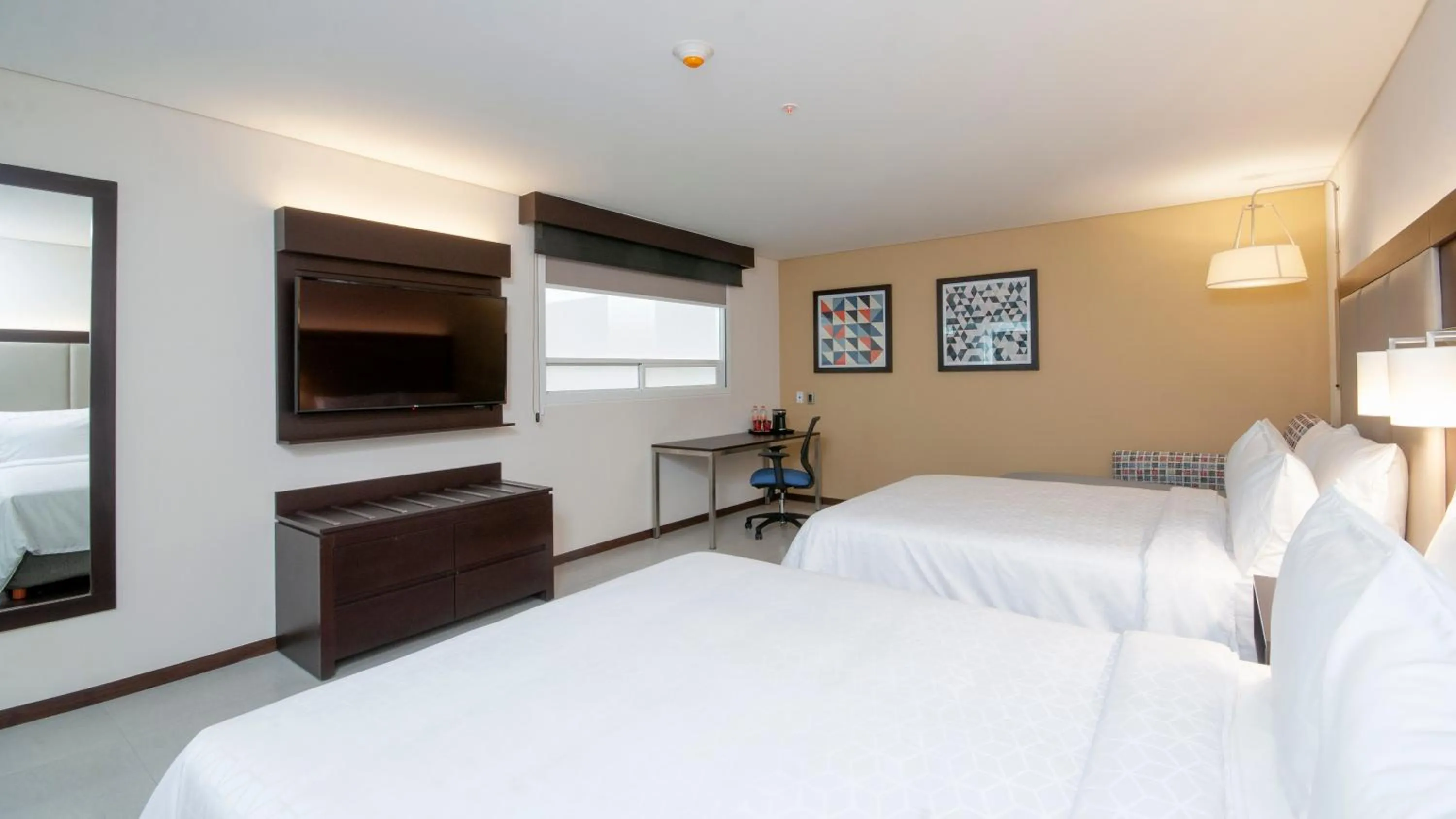 Bed in Holiday Inn Express - Mexico Basilica by IHG