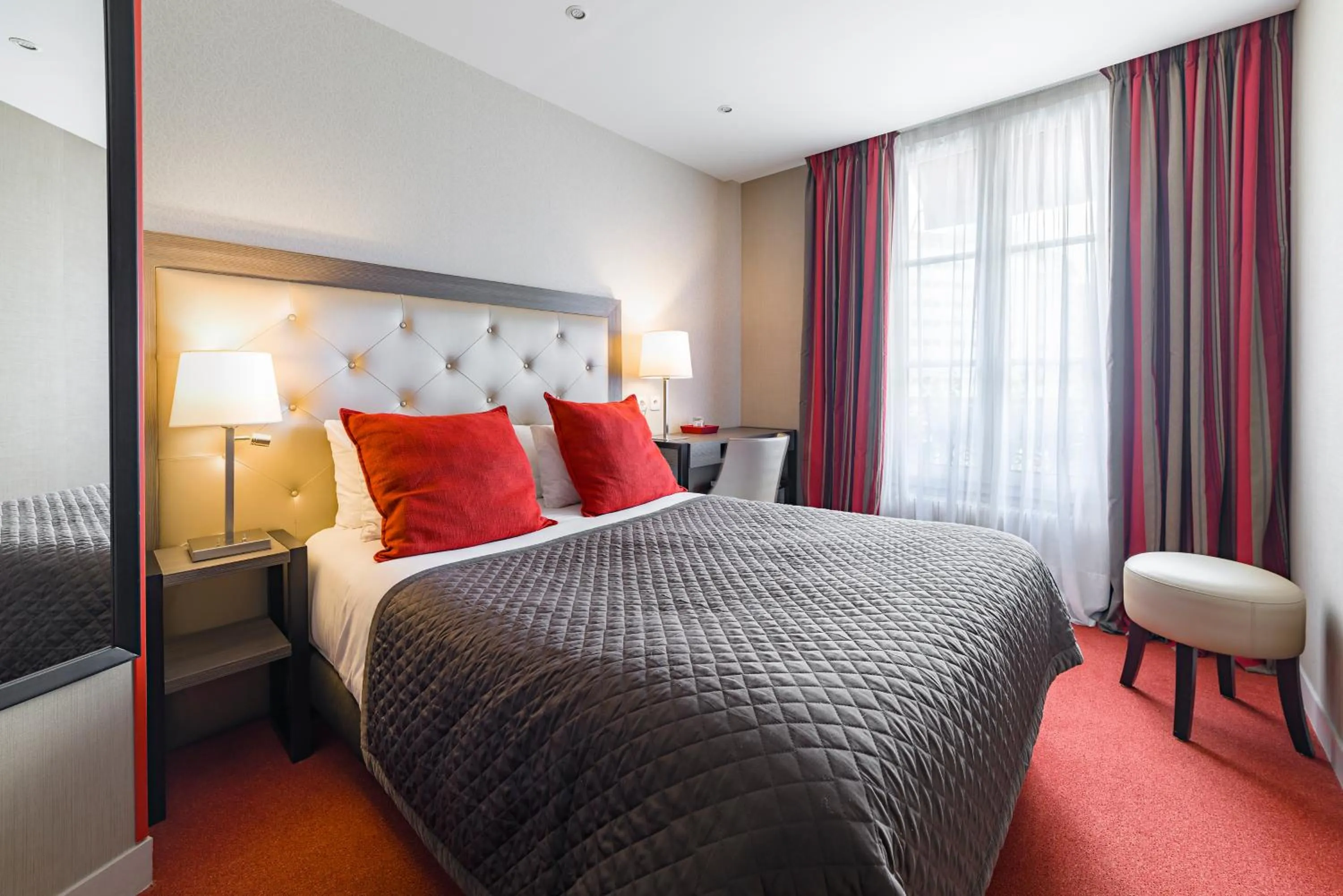 Bedroom, Bed in Eiffel Kennedy