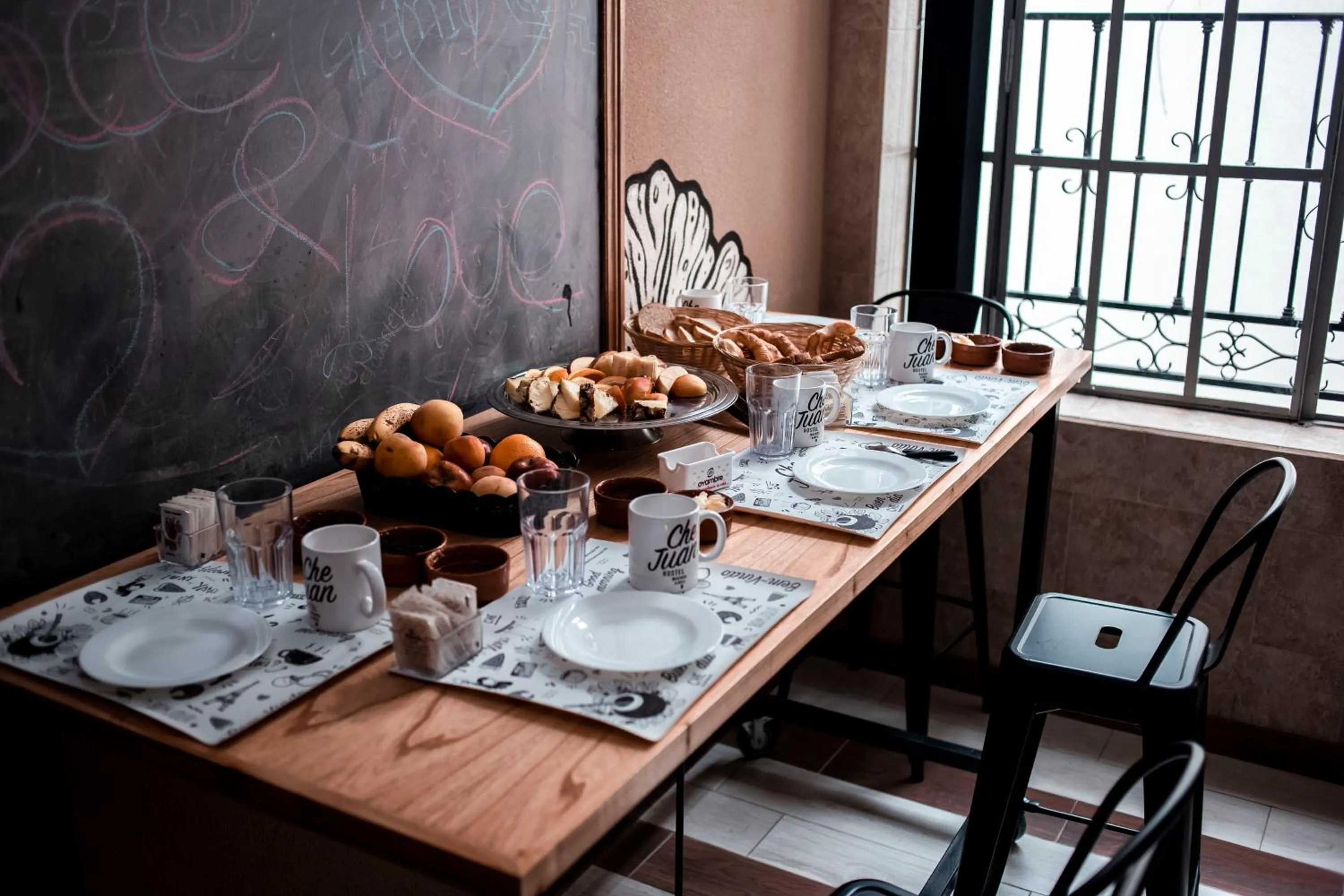 Restaurant/places to eat in Che Juan Hostel BA