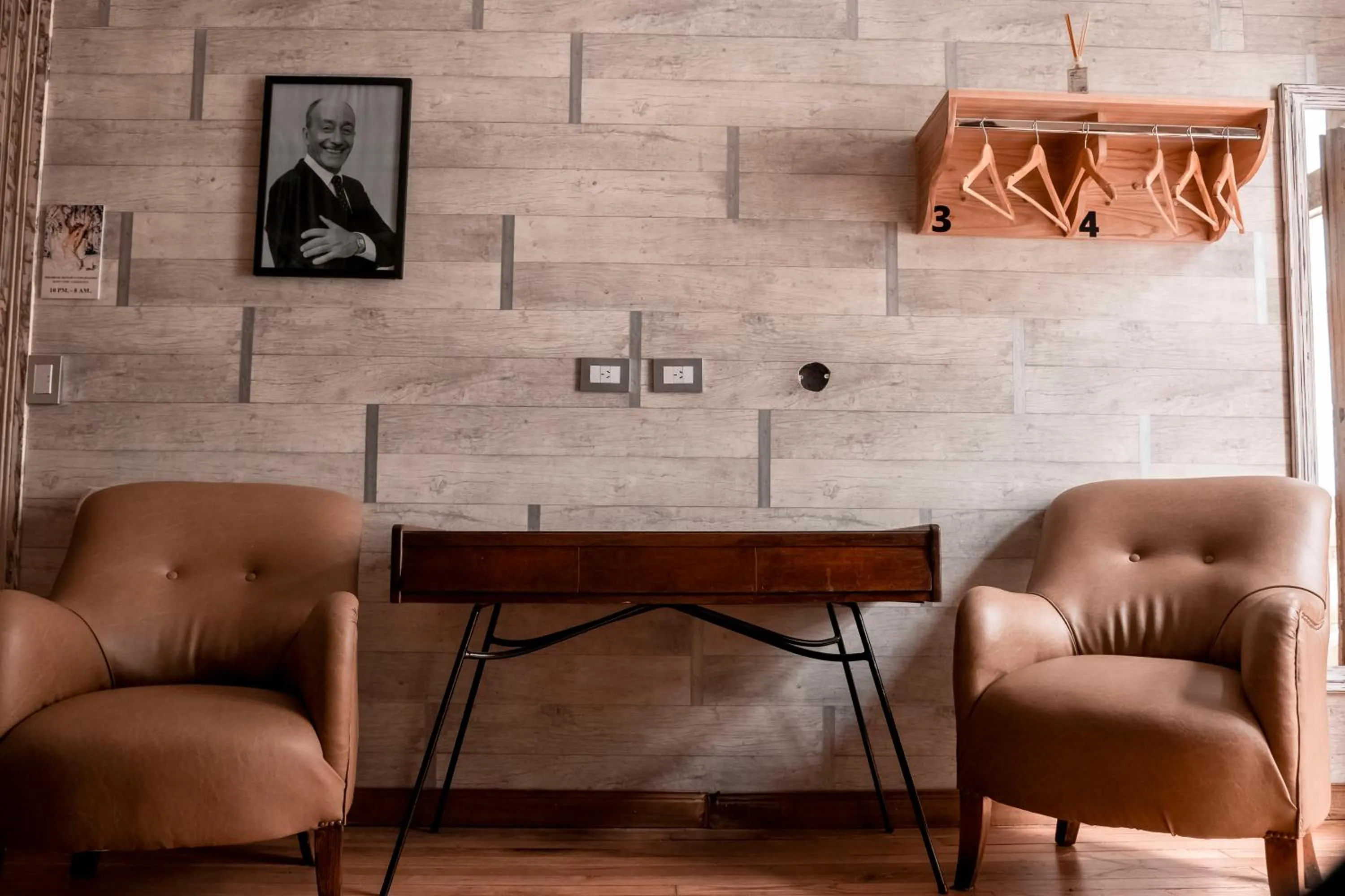 Seating area in Che Juan Hostel BA