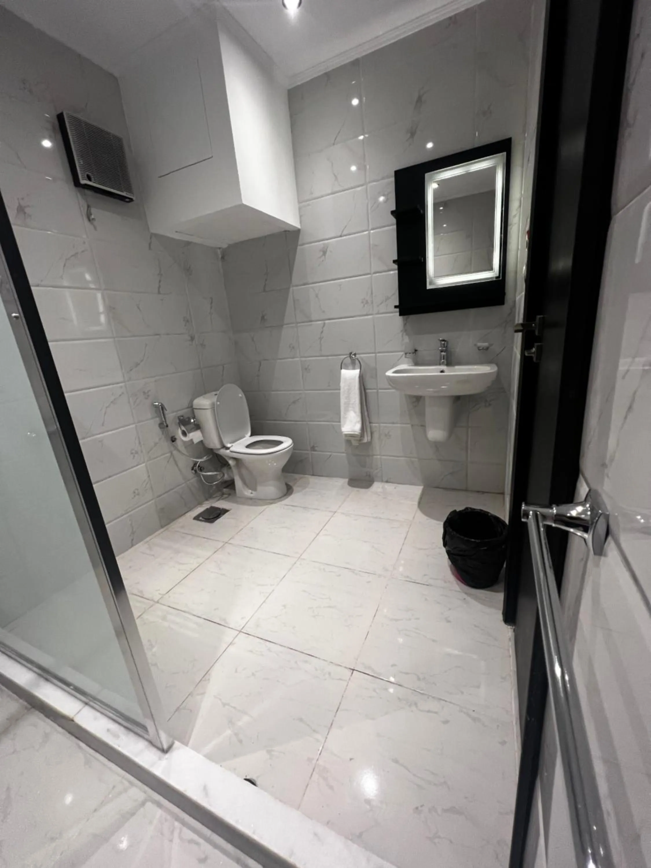 Shower in Helio Cairo Hotel