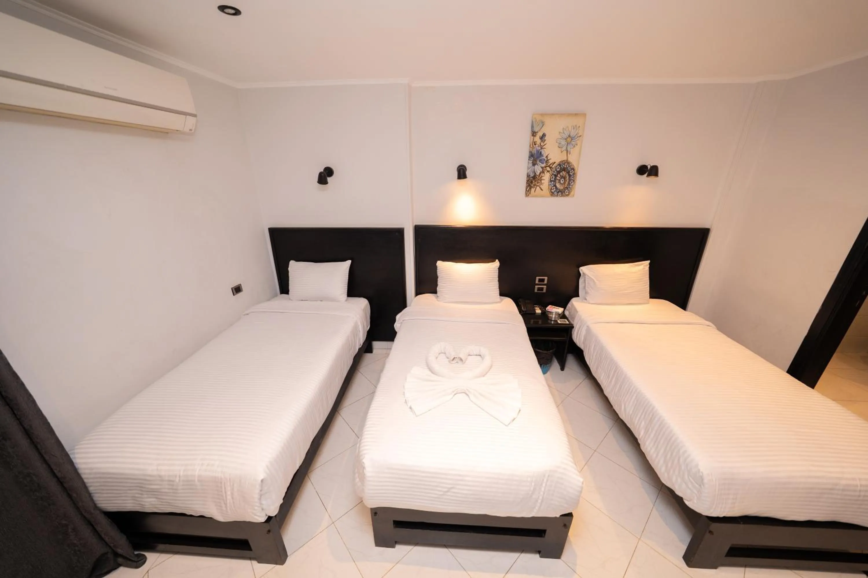 Bedroom, Bed in Helio Cairo Hotel