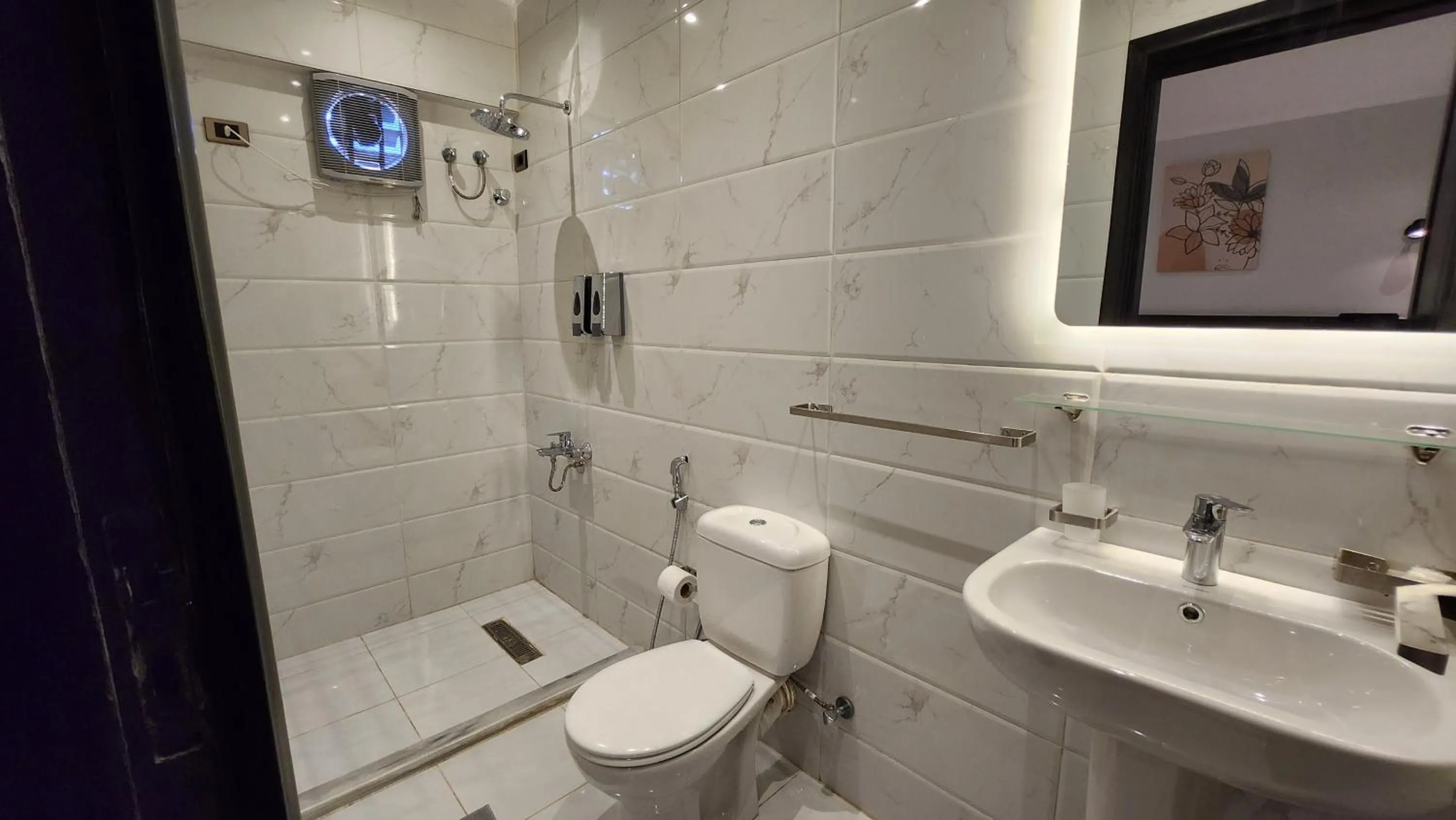 Shower in Helio Cairo Hotel