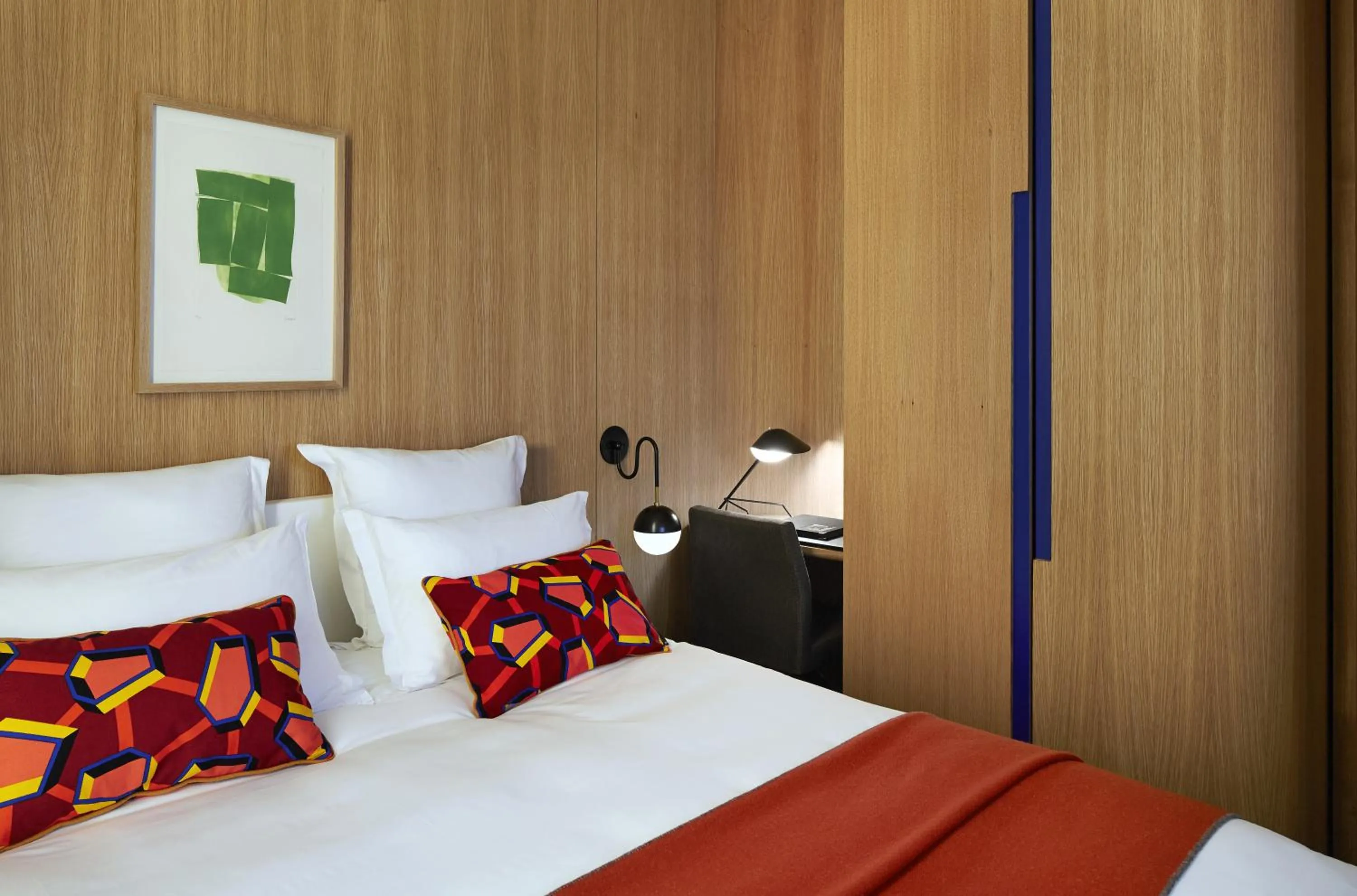 Photo of the whole room, Bed in Hôtel du Ministère