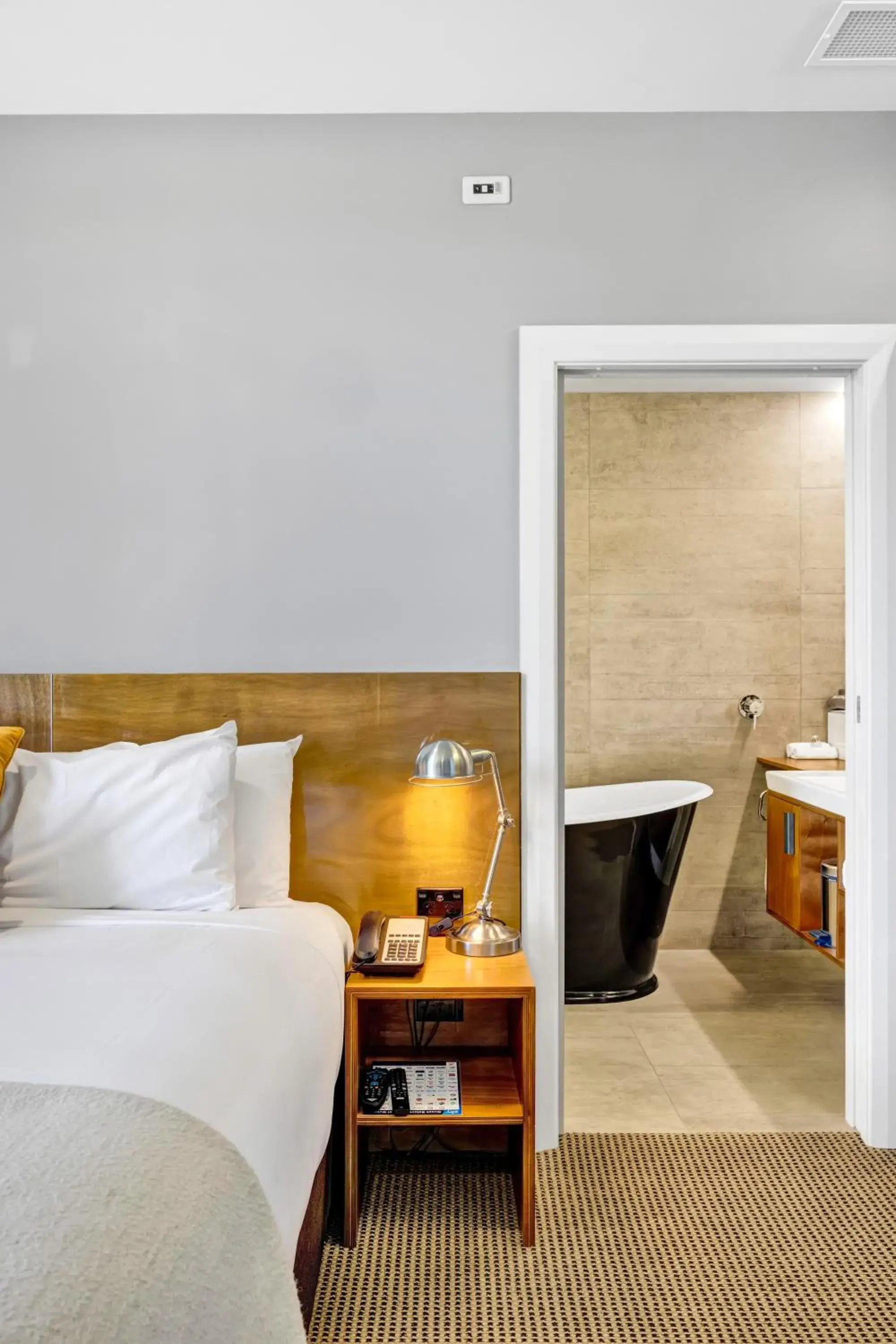 Premium Lux in King and Queen Hotel Suites Premium Lux in King and Queen Hotel Suites