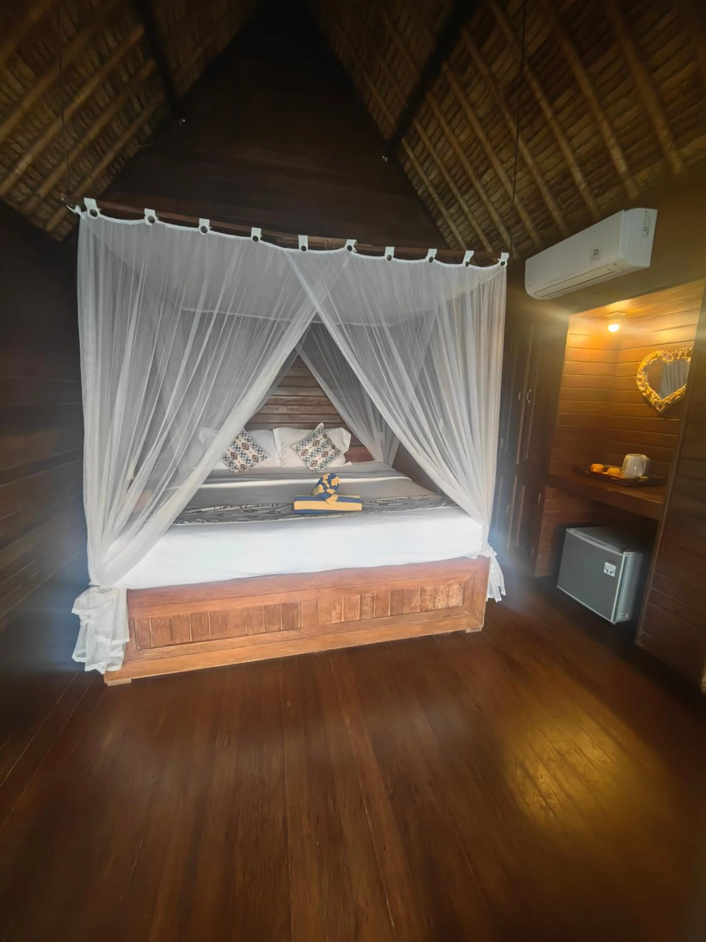 Property building, Bed in The Dafish Ceningan