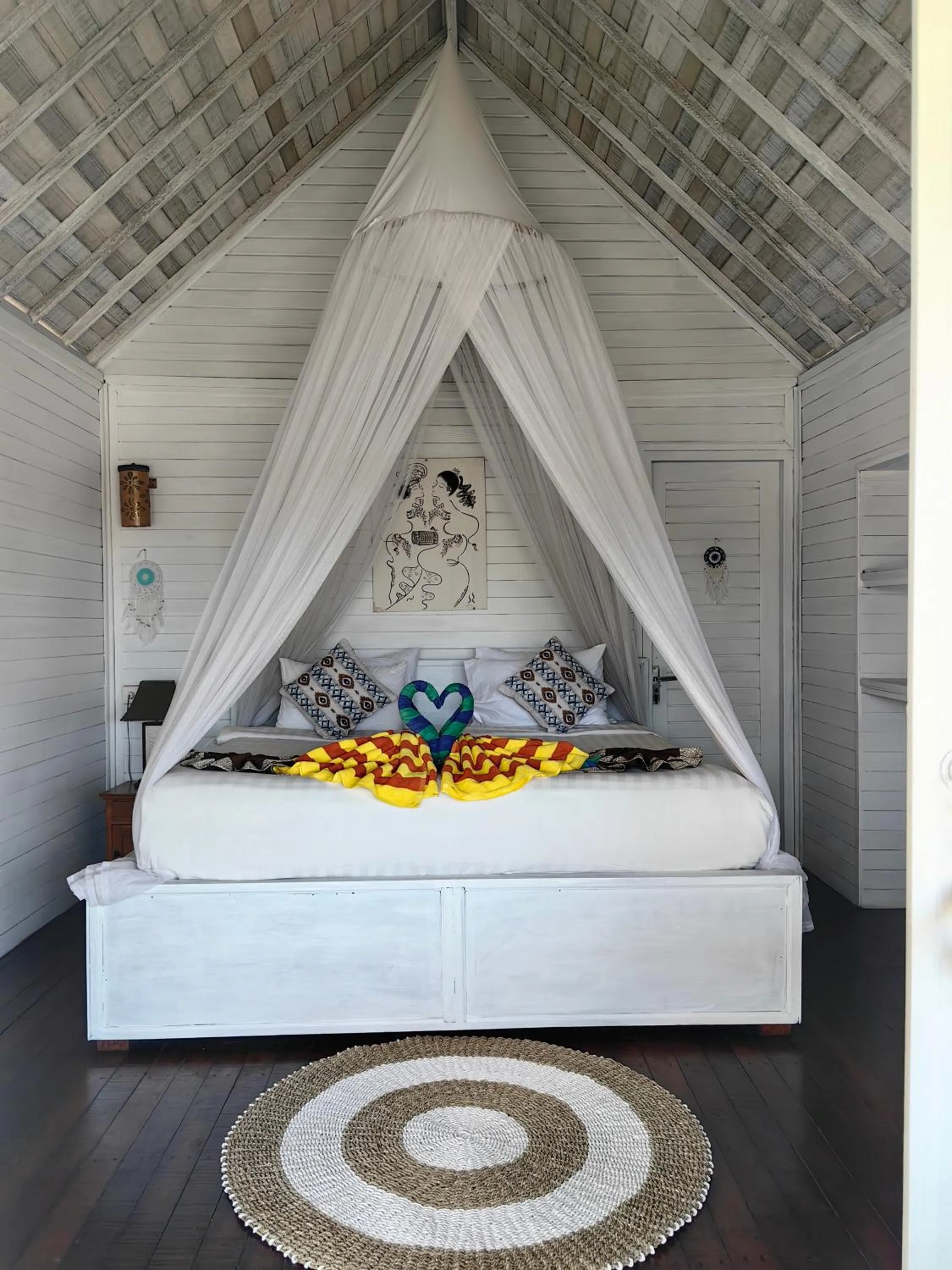 Property building, Bed in The Dafish Ceningan